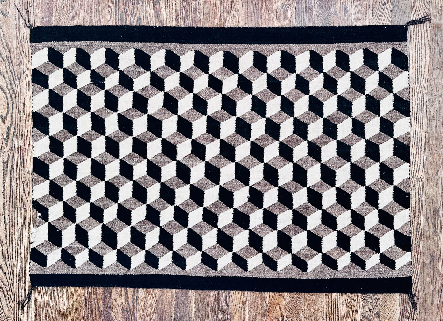 30S VINTAGE TUMBLING BLOCKS ILLUSION NAVAJO RUG