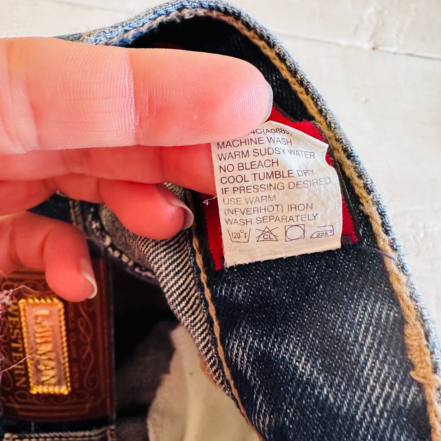 90'S VINTAGE LAWMAN SLIM WESTERN JEANS // WAIST SIZE 30