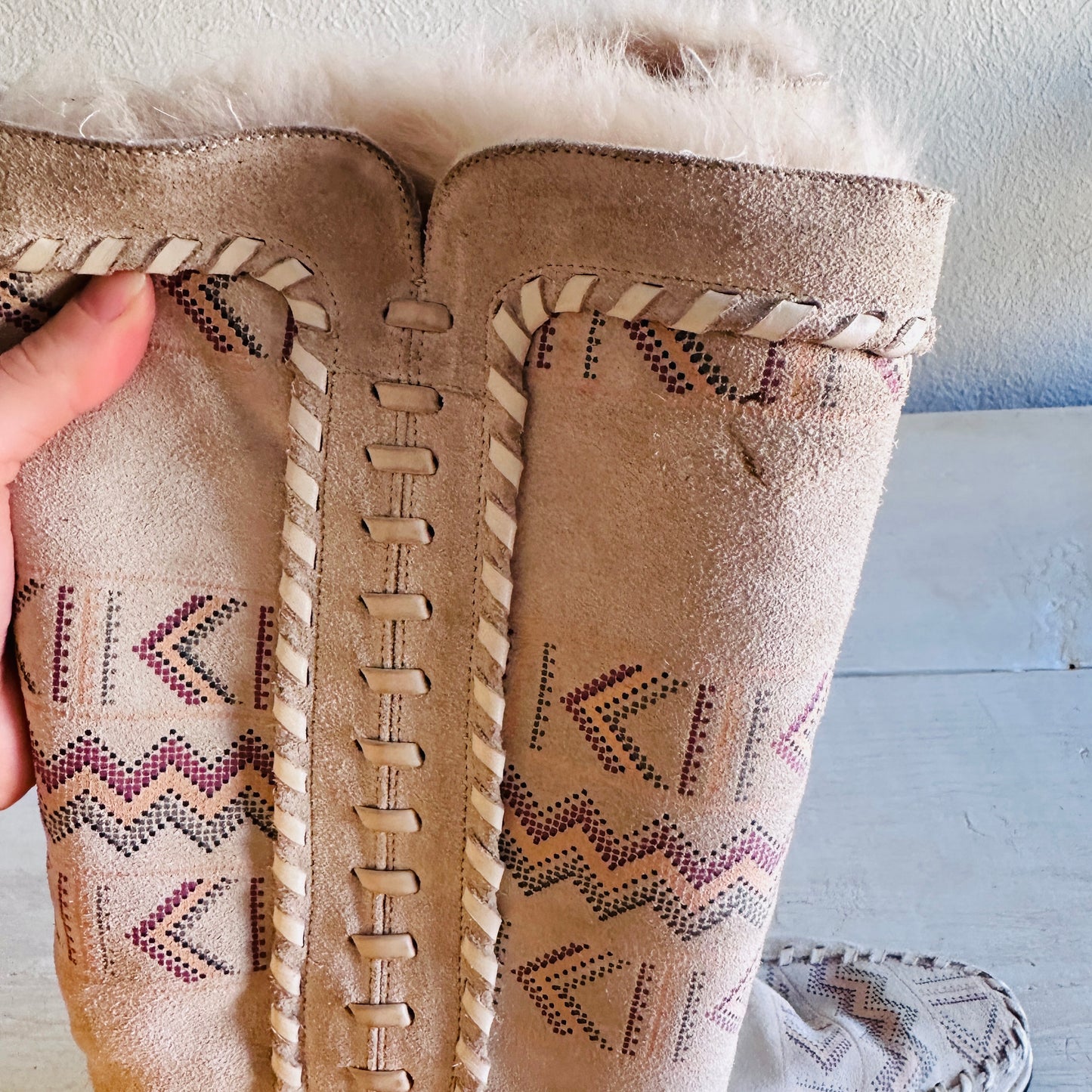 70S VINTAGE SHEARLING MOCCASIN BOOTS // SIZE 7.5