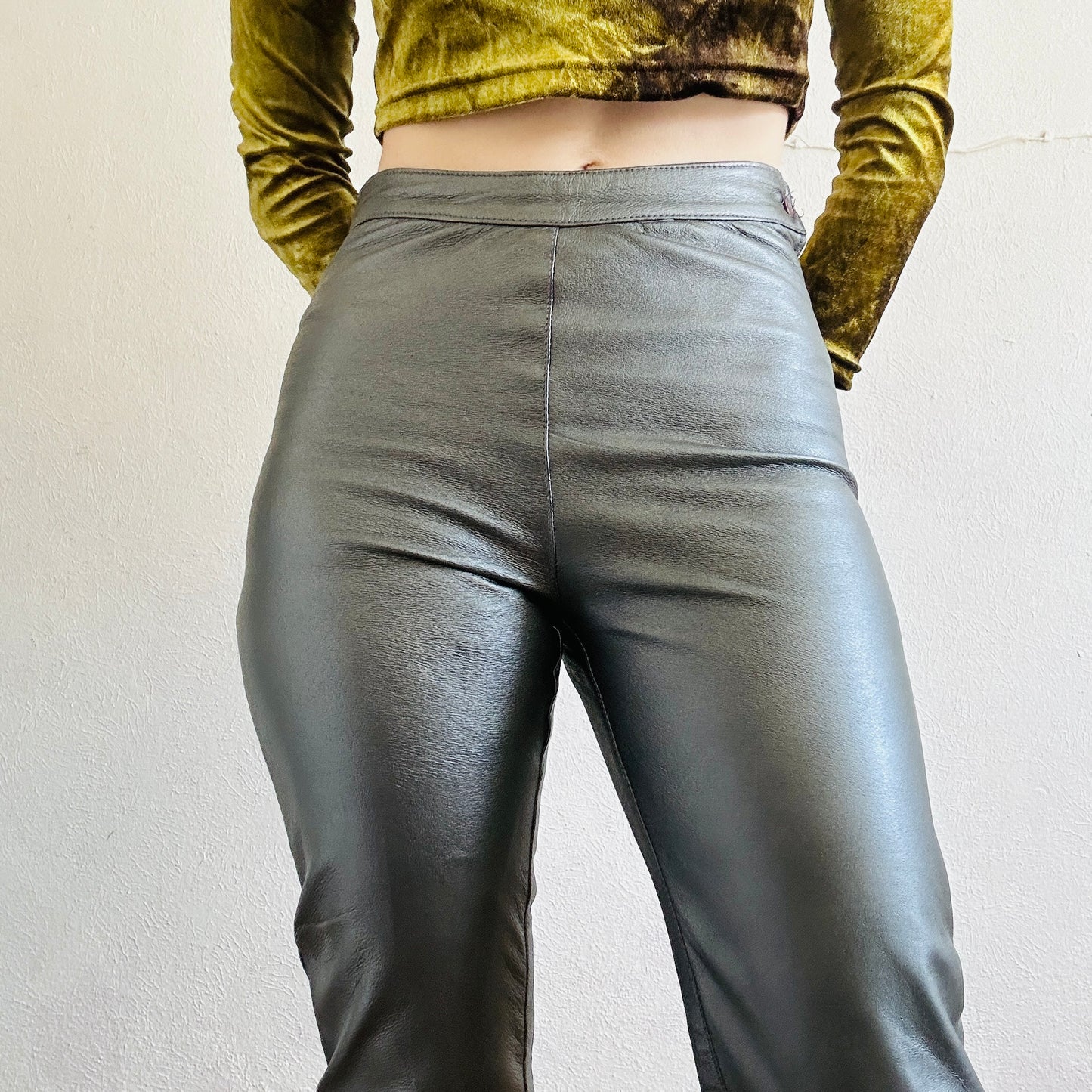 90'S VINTAGE SILVER SANTA FE LEATHER PANTS // WAIST SIZE 26