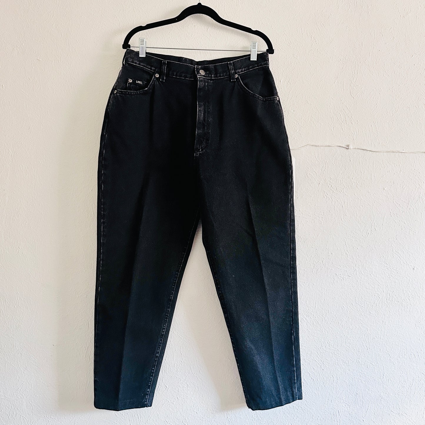 90'S VINTAGE LEE BLACK MOM JEANS // WAIST SIZE 31