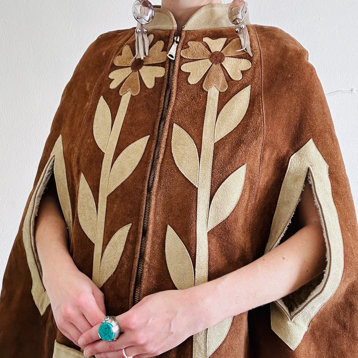 60'S VINTAGE SUEDE MEXICAN SHERPA CAPE // ONE SIZE
