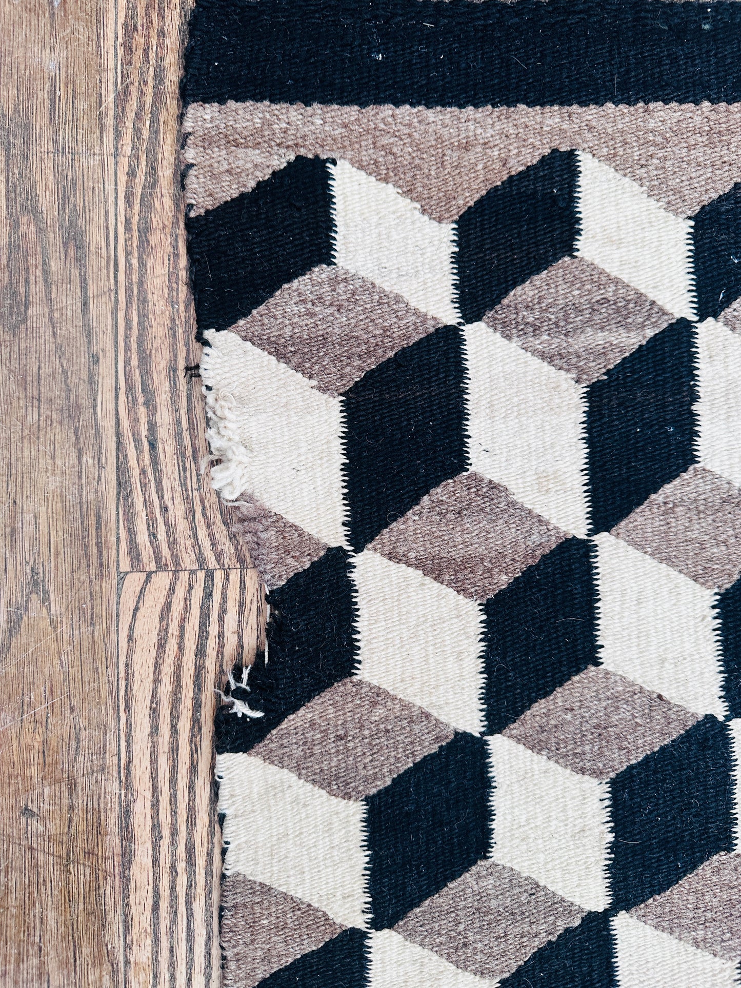 30S VINTAGE TUMBLING BLOCKS ILLUSION NAVAJO RUG