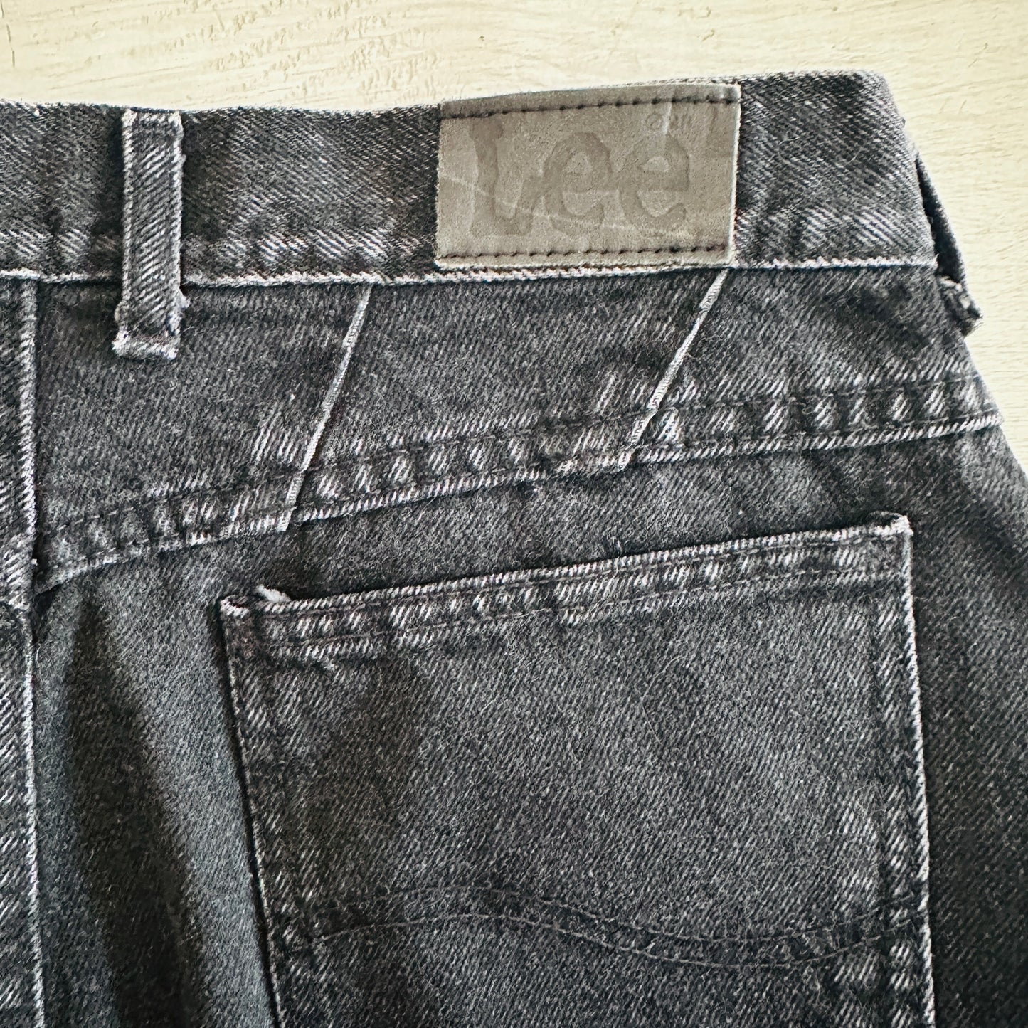 90'S VINTAGE LEE BLACK MOM JEANS // WAIST SIZE 31