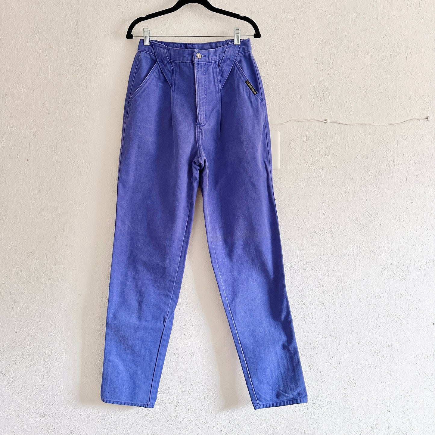 80'S VINTAGE ROCKIES BAREBACK JEANS // WAIST SIZE 28
