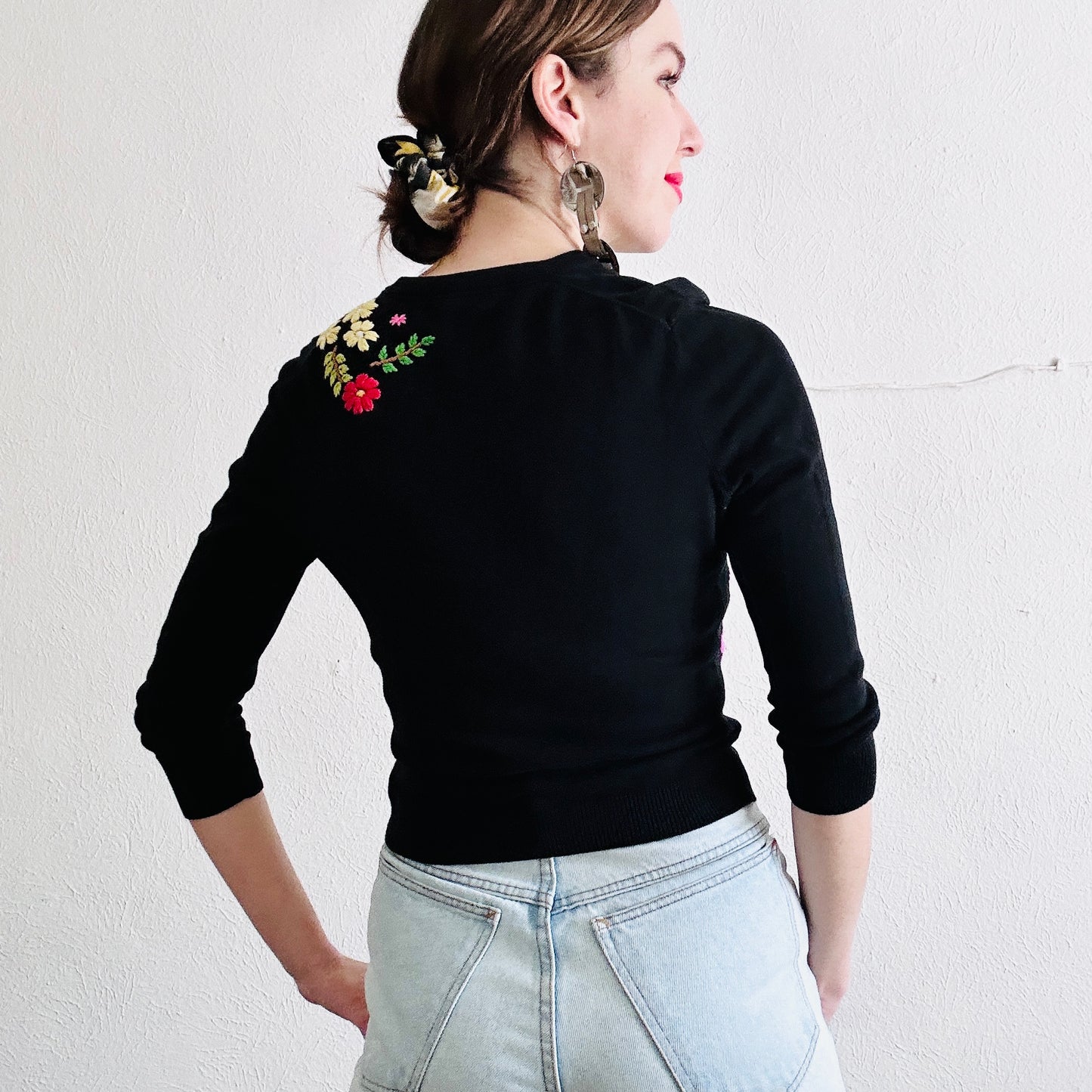 EMBROIDERED COTTON SWEATER // SIZE XSMALL