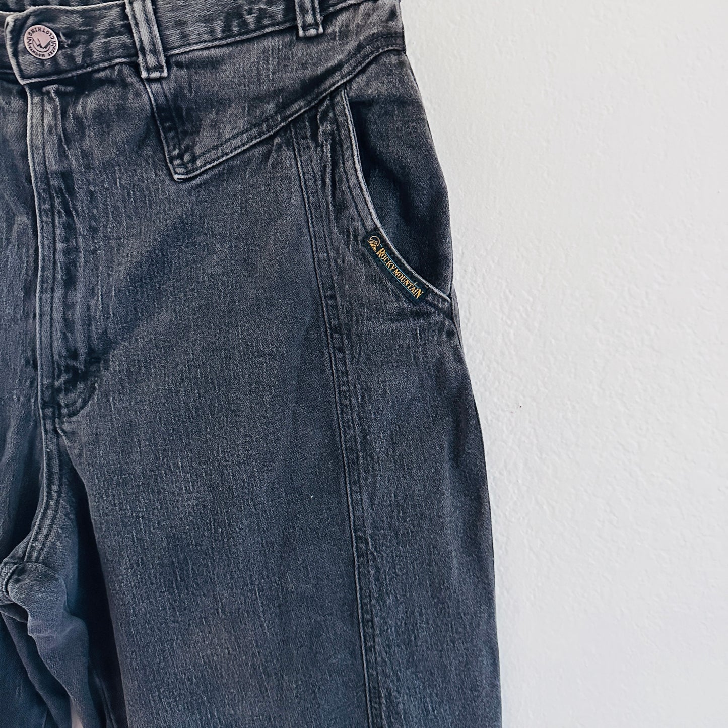 90'S VINTAGE ROCKIES STRETCH JEANS // WAIST SIZE 32