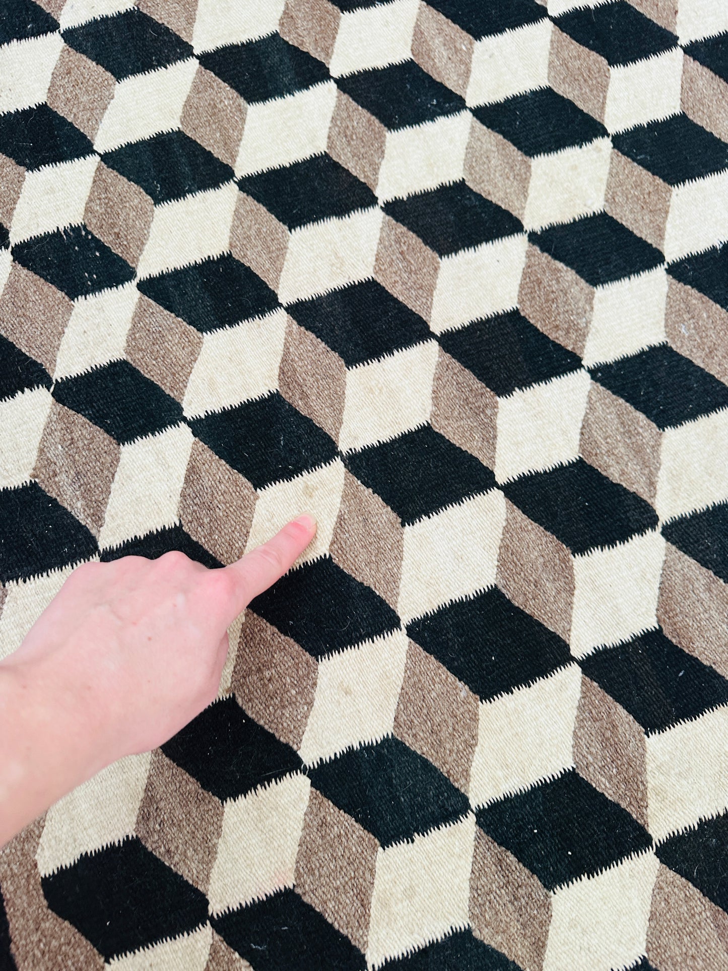 30S VINTAGE TUMBLING BLOCKS ILLUSION NAVAJO RUG