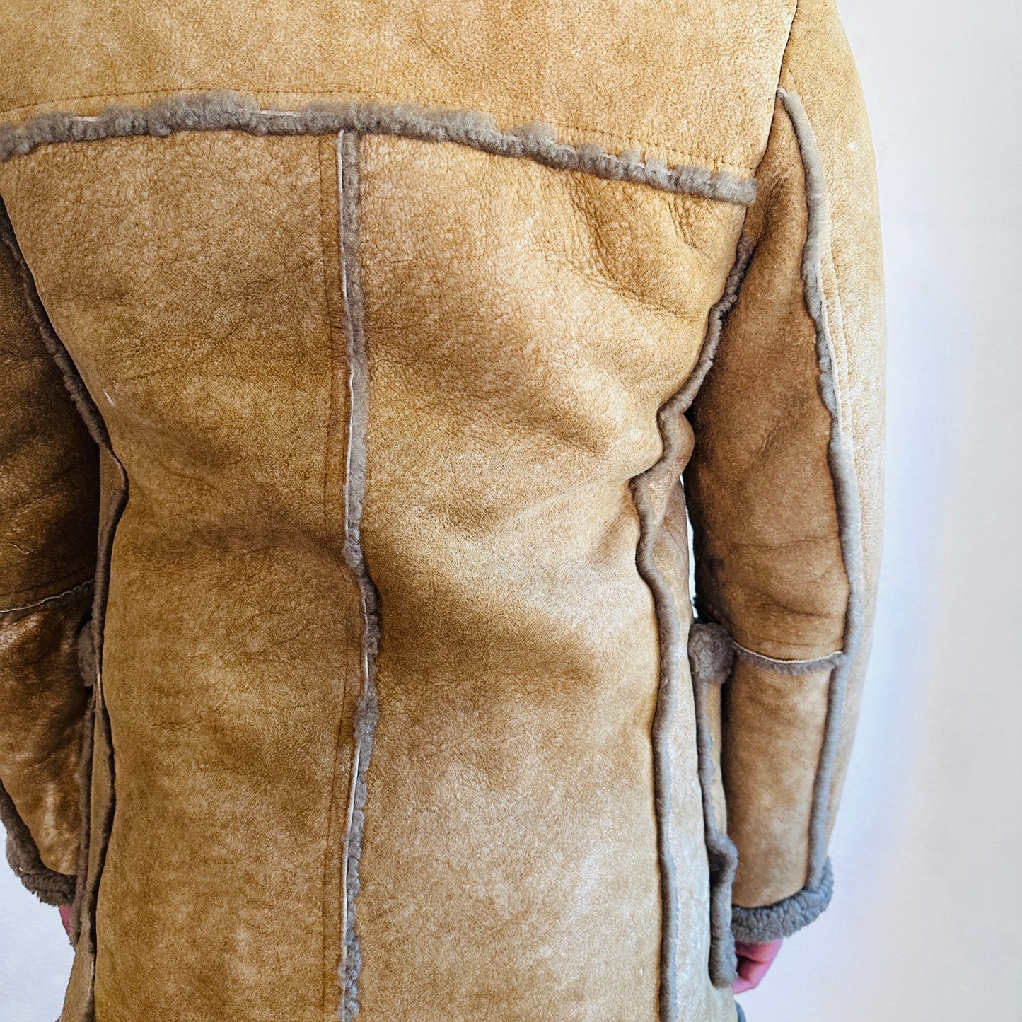 70’S VINTAGE SHEEPSKIN SHEARLING JACKET // SIZE SMALL
