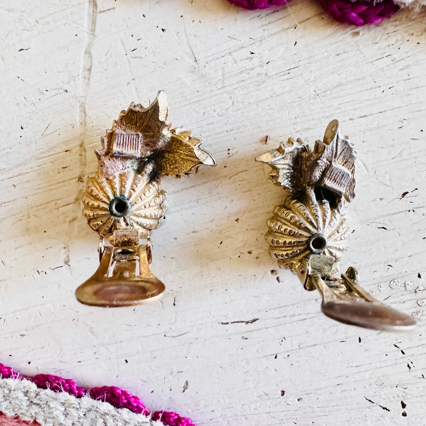 80S VINTAGE BRASS CLIP ON EARRINGS // ONE SIZE