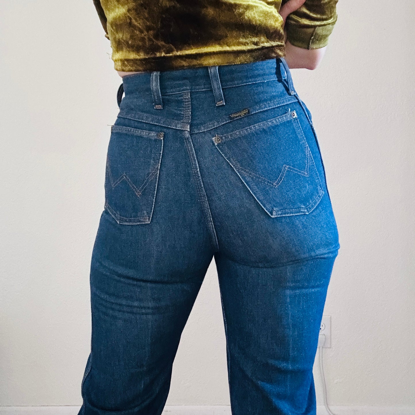 70S VINTAGE WRANGLER WESTERN JEANS // WAIST SIZE 25