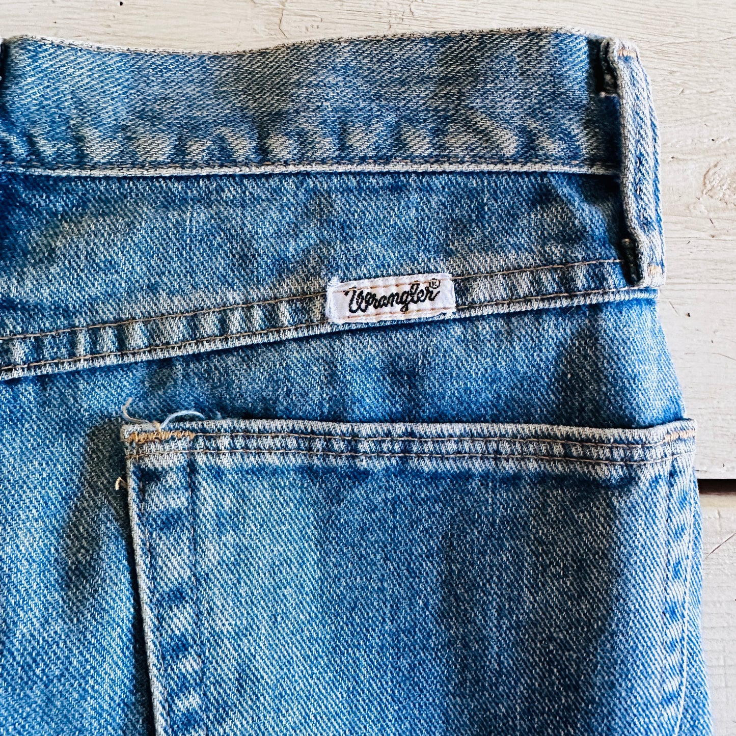 VINTAGE WRANGLER WESTERN JEANS // WAIST SIZE 26
