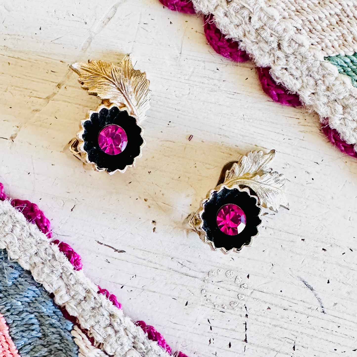 80S VINTAGE BRASS CLIP ON EARRINGS // ONE SIZE