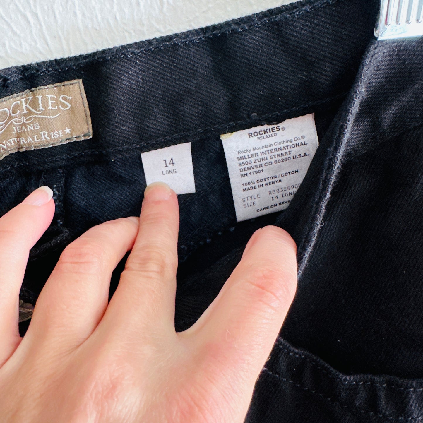 90’S VINTAGE ROCKIES BAREBACK JEANS // WAIST SIZE 33
