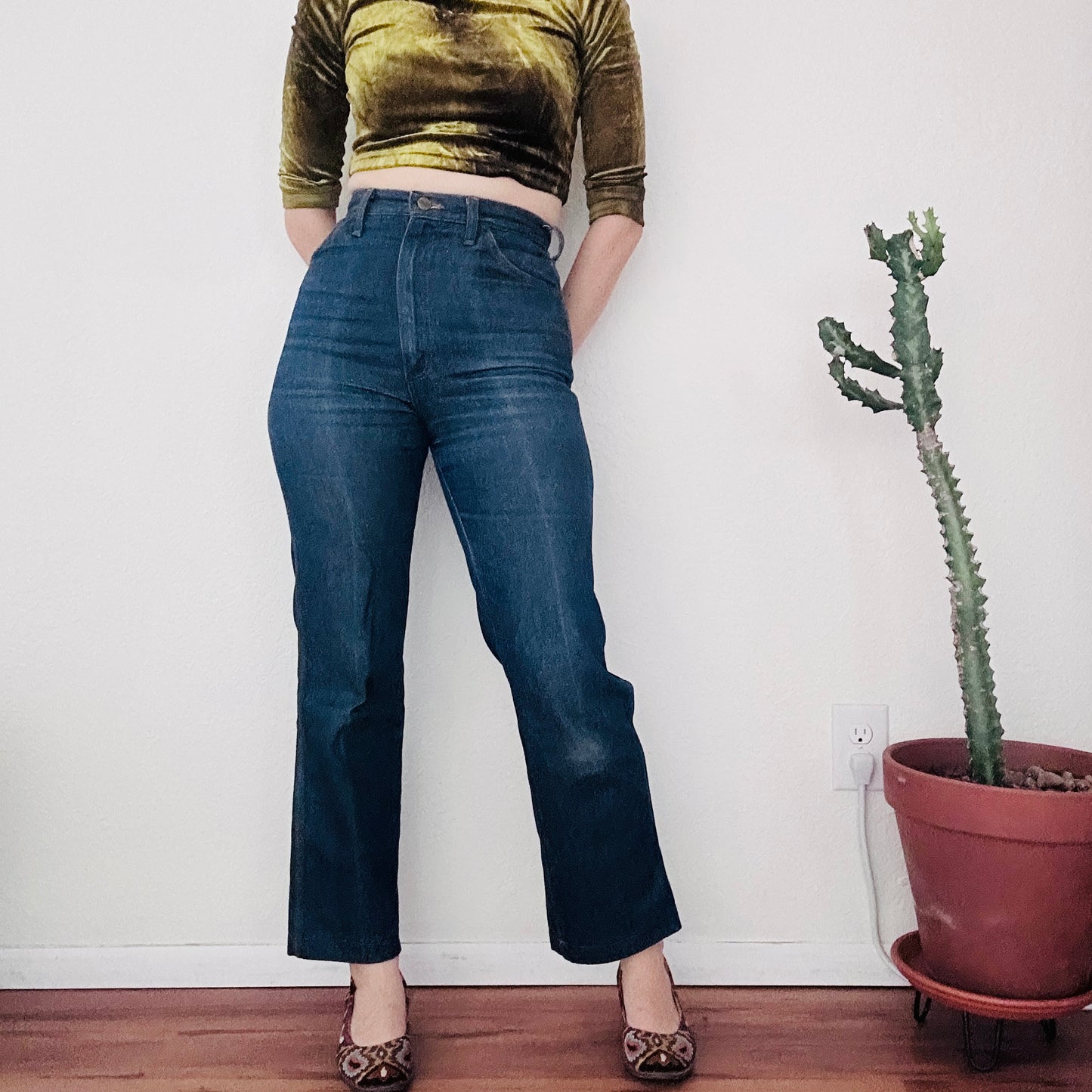 70S VINTAGE WRANGLER WESTERN JEANS // WAIST SIZE 25