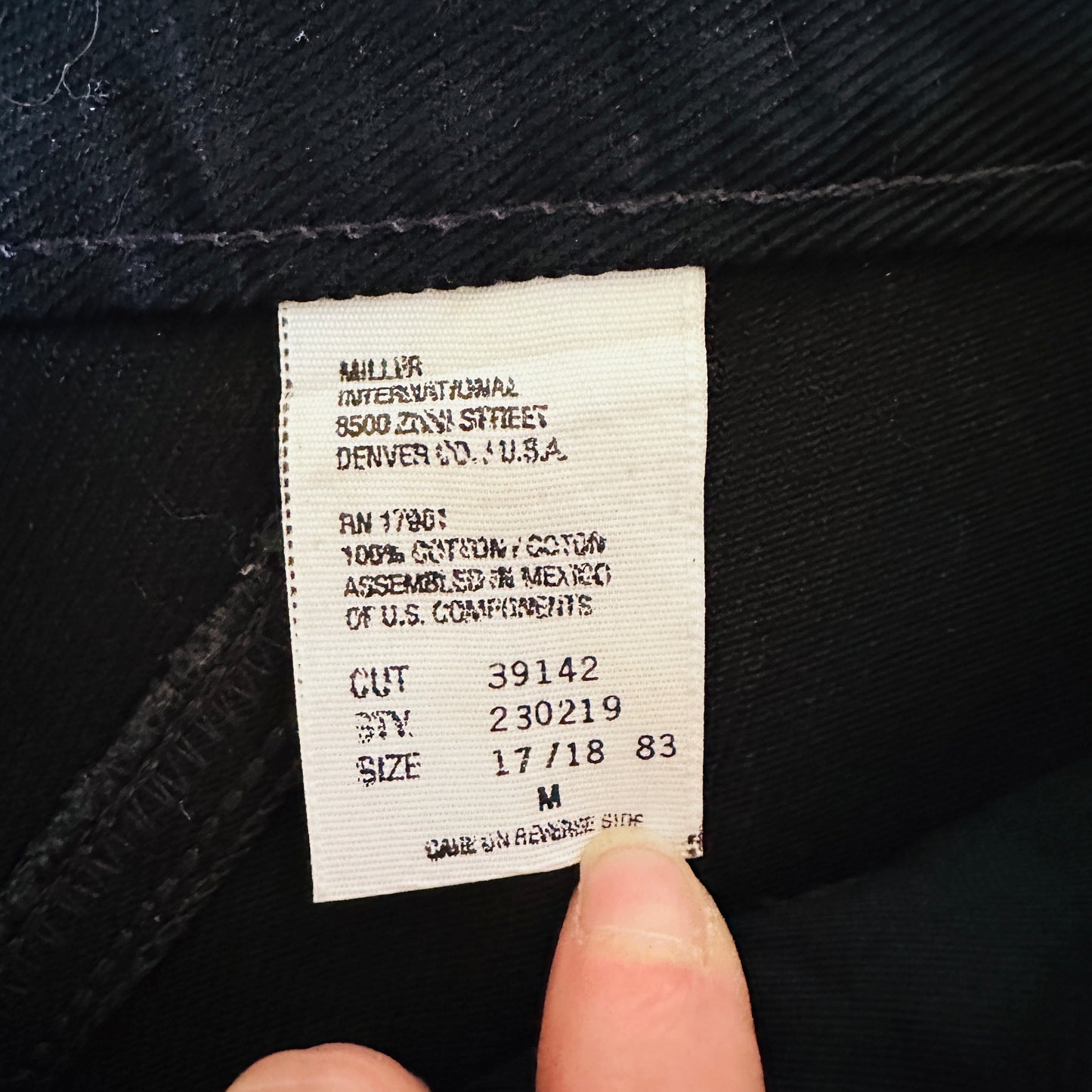 90’S VINTAGE ROCKIES BAREBACK JEANS // WAIST SIZE 34
