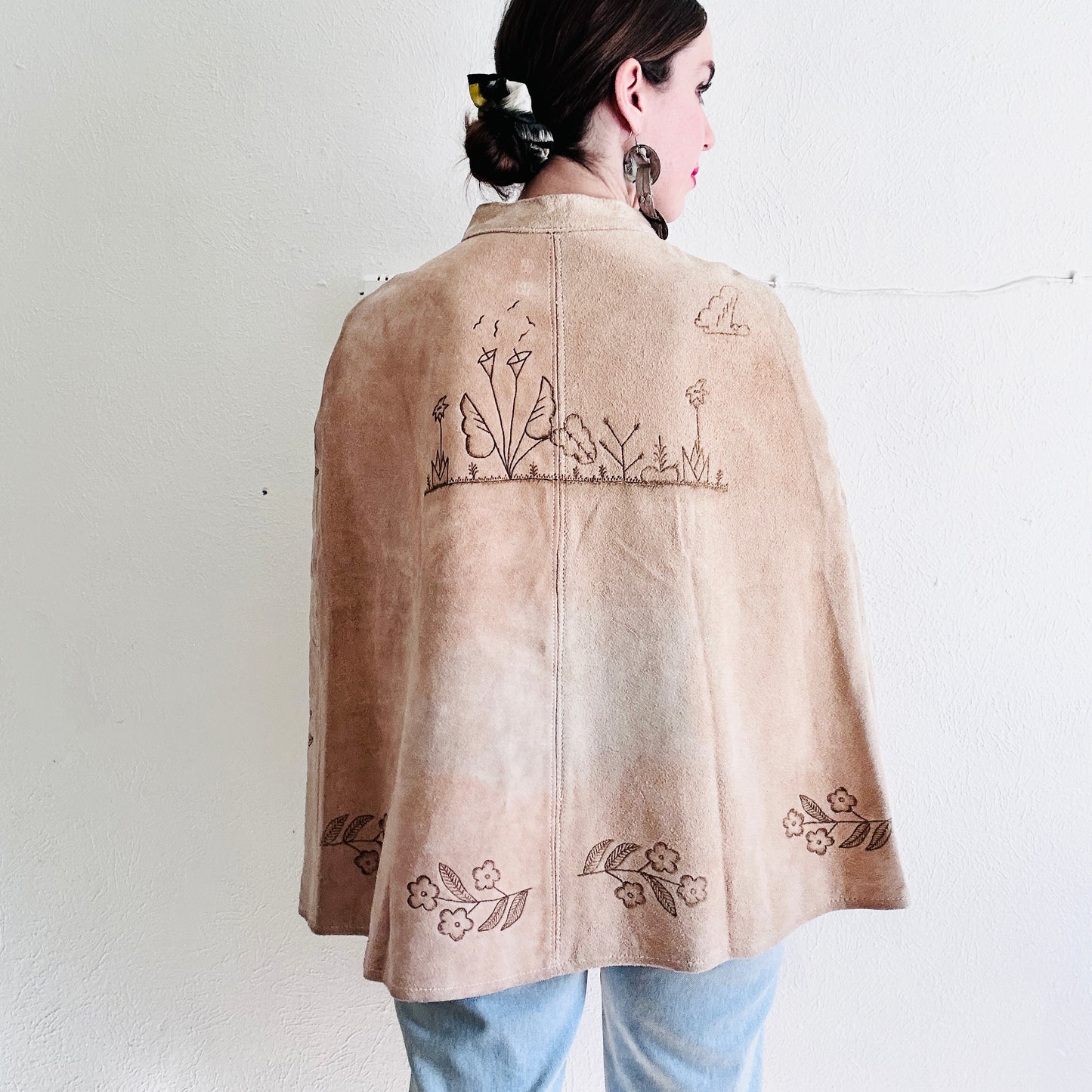 60'S VINTAGE SUEDE MEXICAN CAPE // ONE SIZE