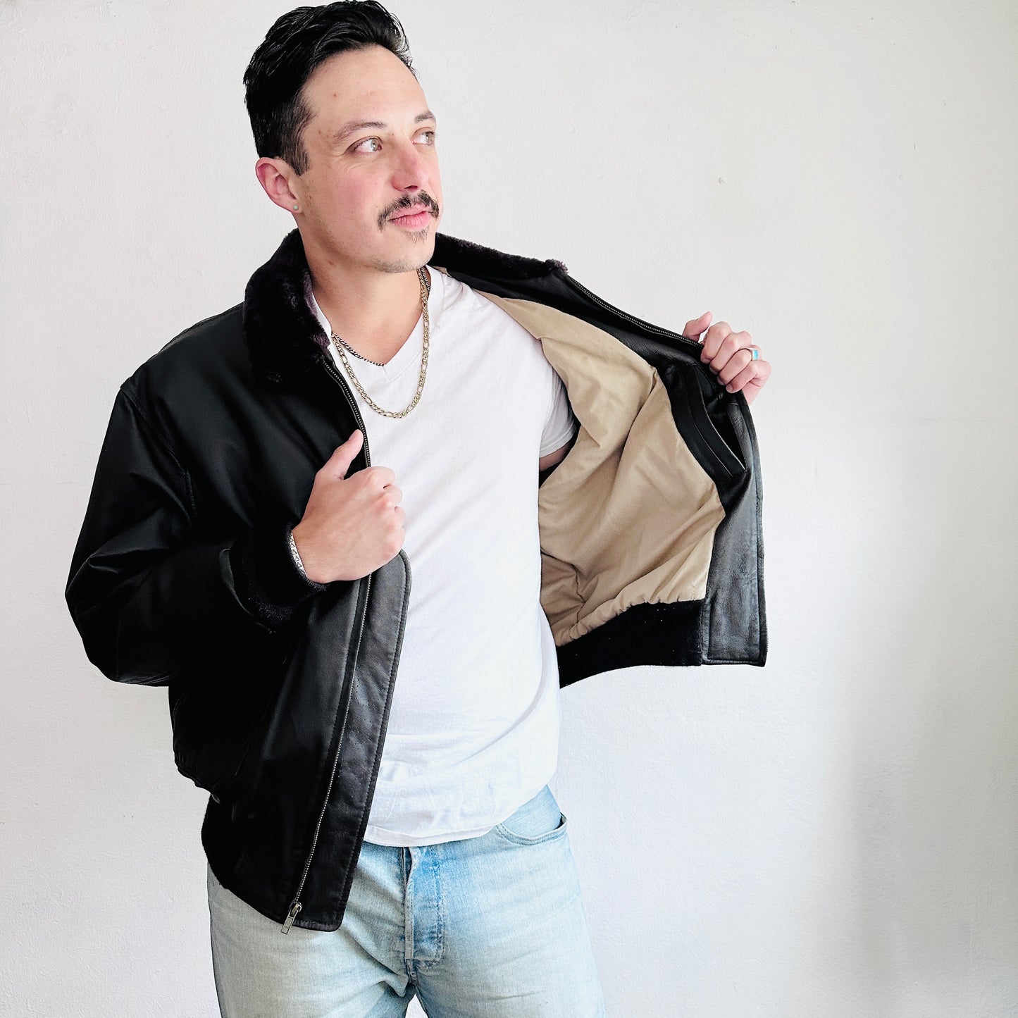 90'S VINTAGE LEATHER FLIGHT JACKET // SIZE MEDIUM