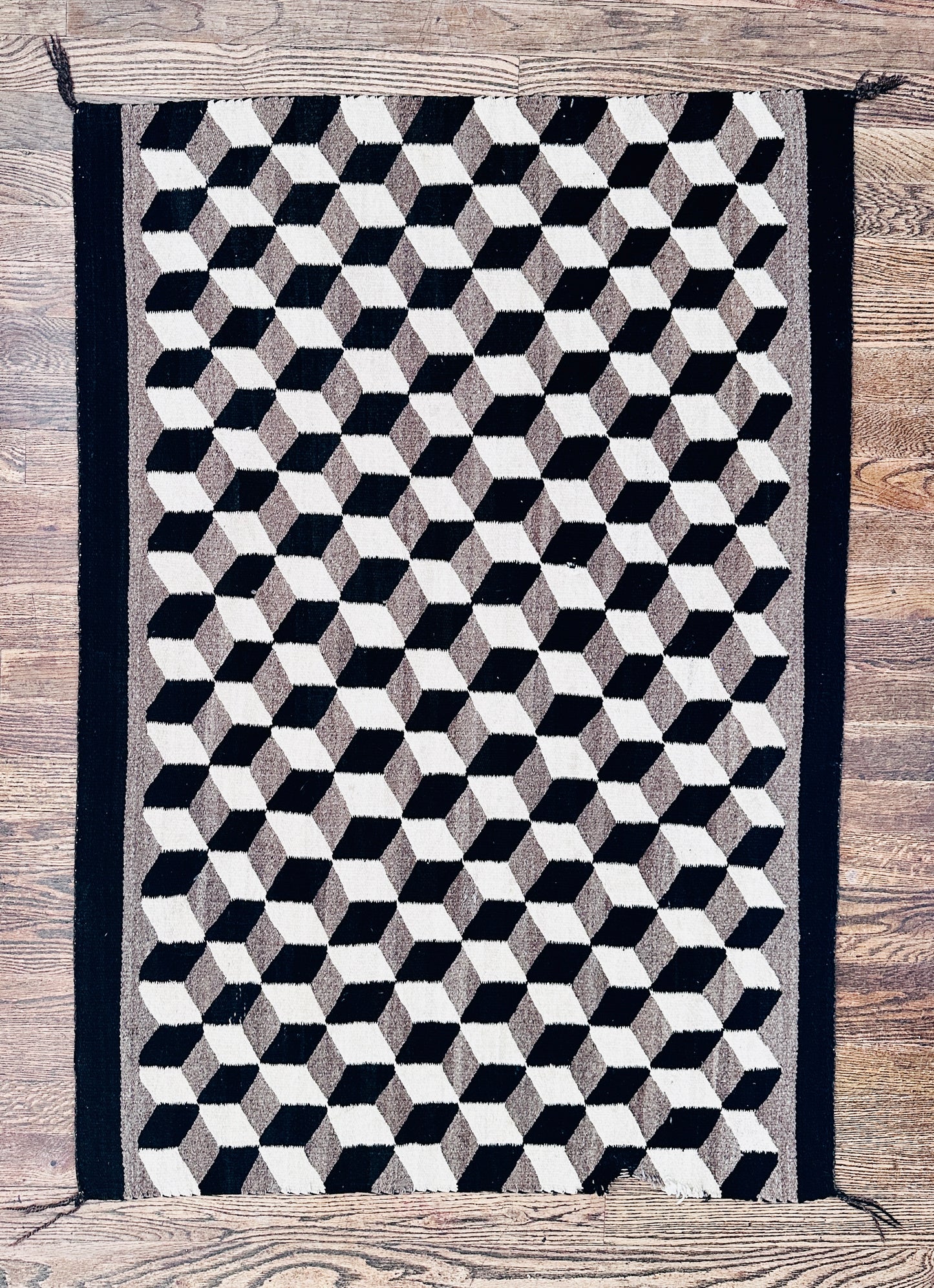 30S VINTAGE TUMBLING BLOCKS ILLUSION NAVAJO RUG