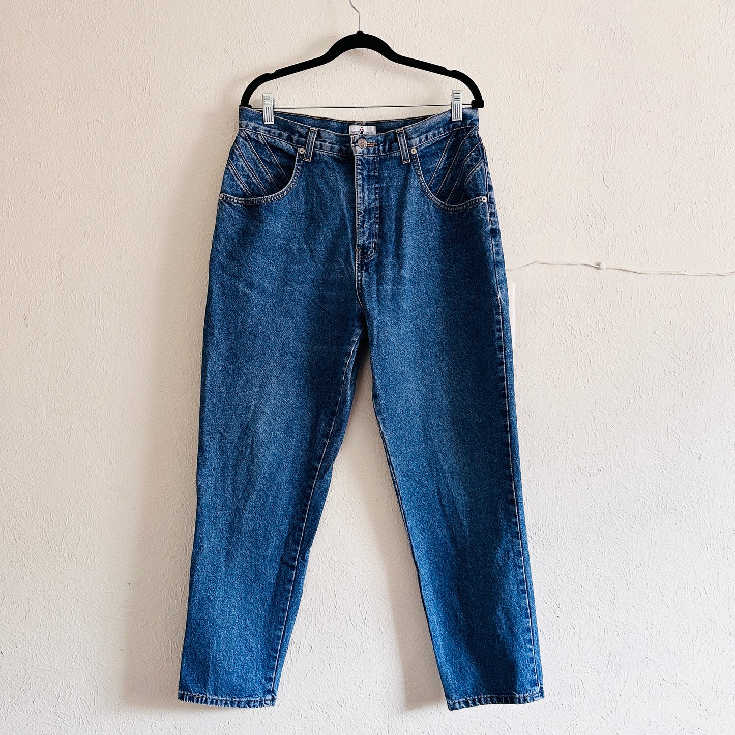80'S VINTAGE TAPERED MOM JEANS // WAIST SIZE 31