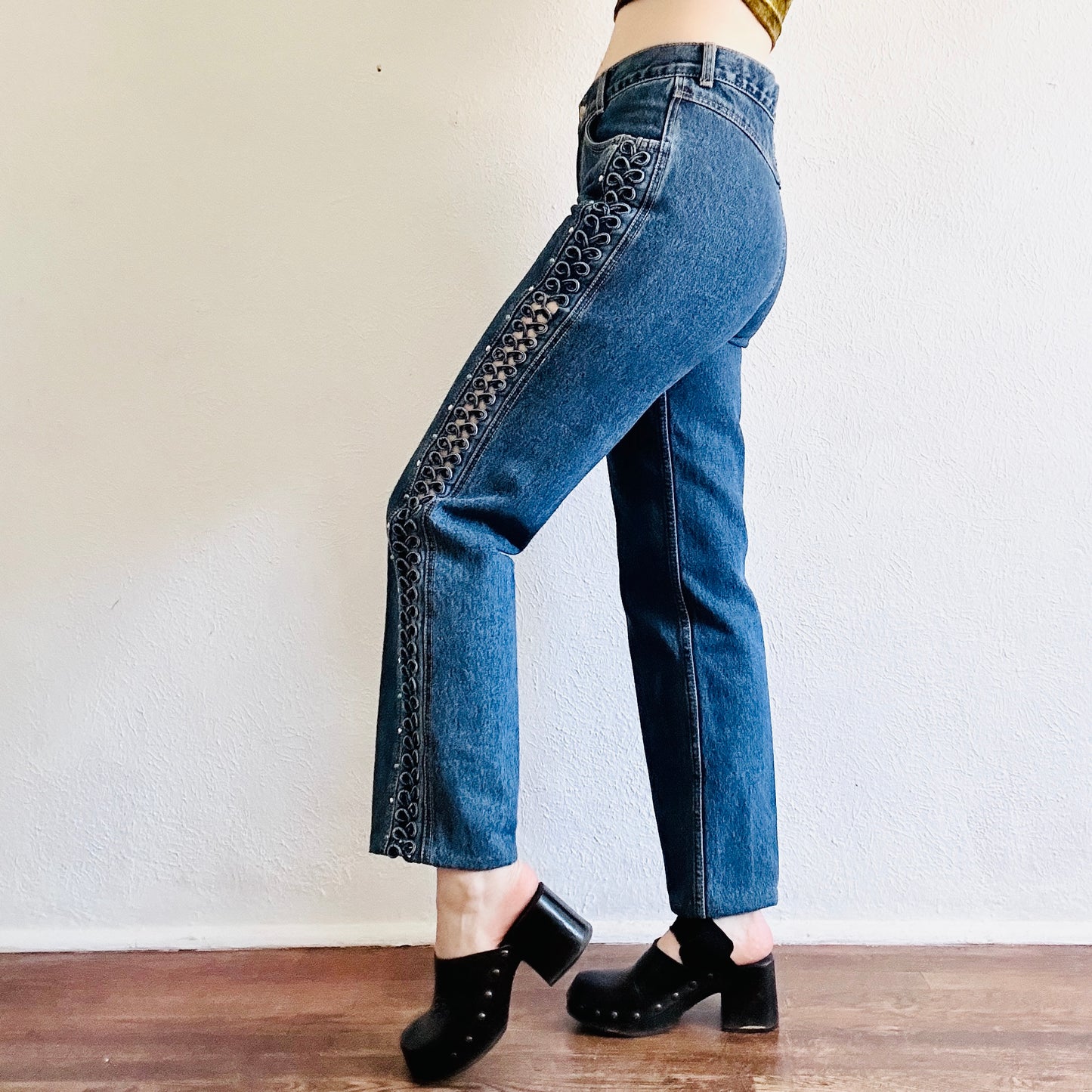 90'S VINTAGE LAWMAN PEEKABOO WESTERN JEANS // WAIST SIZE 27