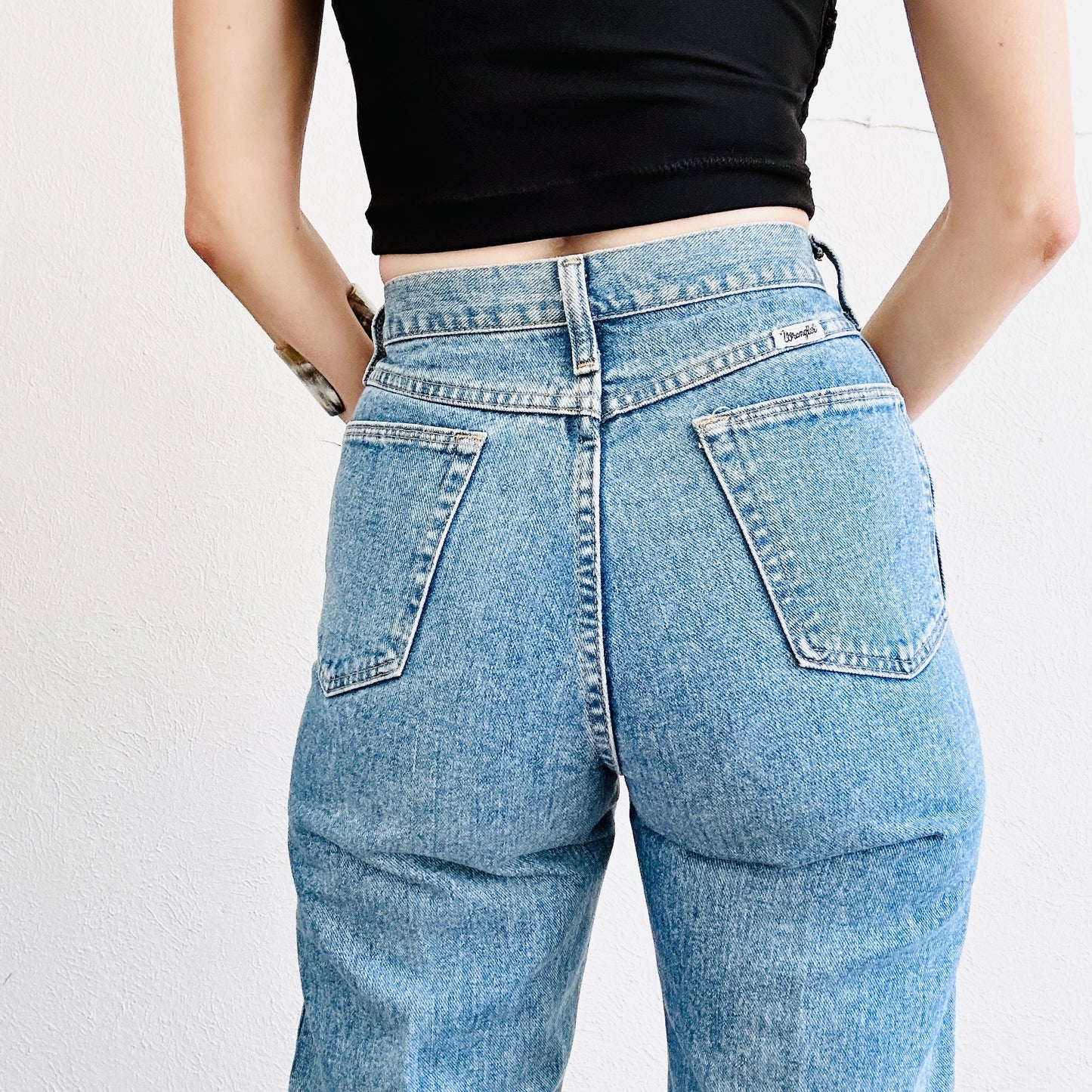 VINTAGE WRANGLER WESTERN JEANS // WAIST SIZE 26