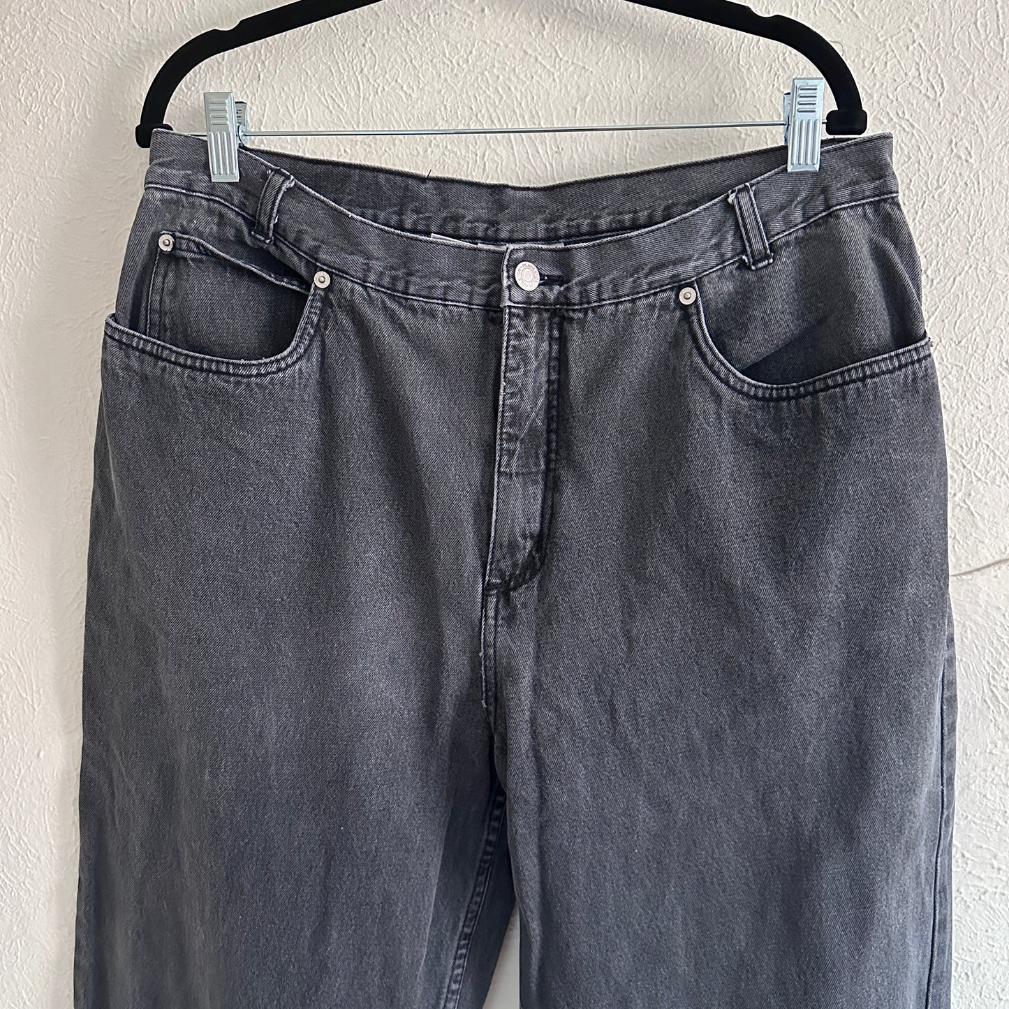 90'S VINTAGE PENDLETON BLACK MOM JEANS // WAIST SIZE 34