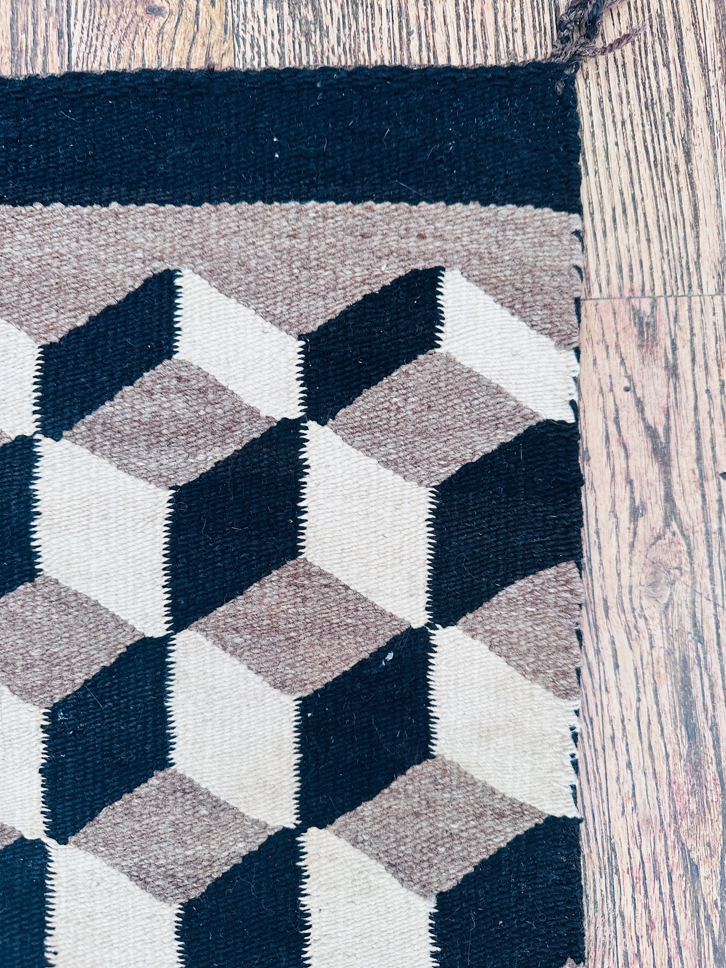 30S VINTAGE TUMBLING BLOCKS ILLUSION NAVAJO RUG