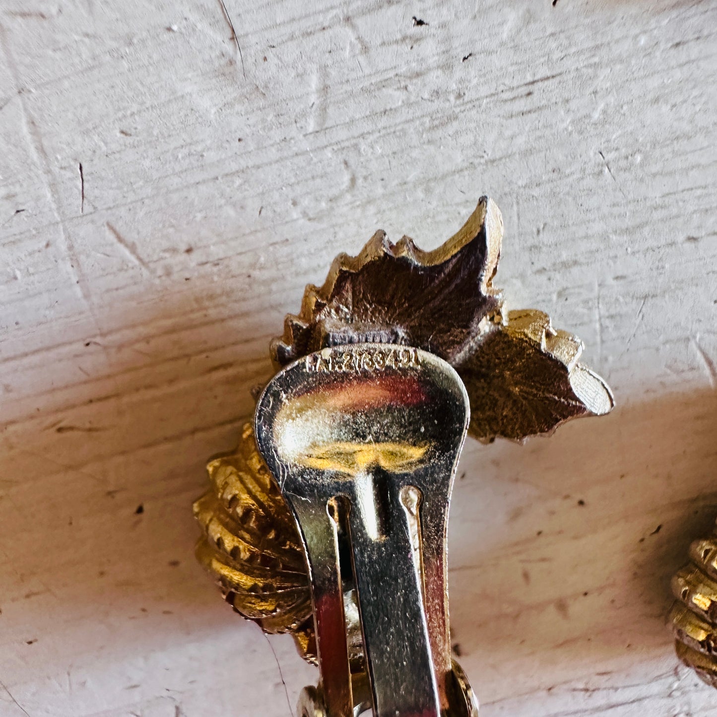80S VINTAGE BRASS CLIP ON EARRINGS // ONE SIZE