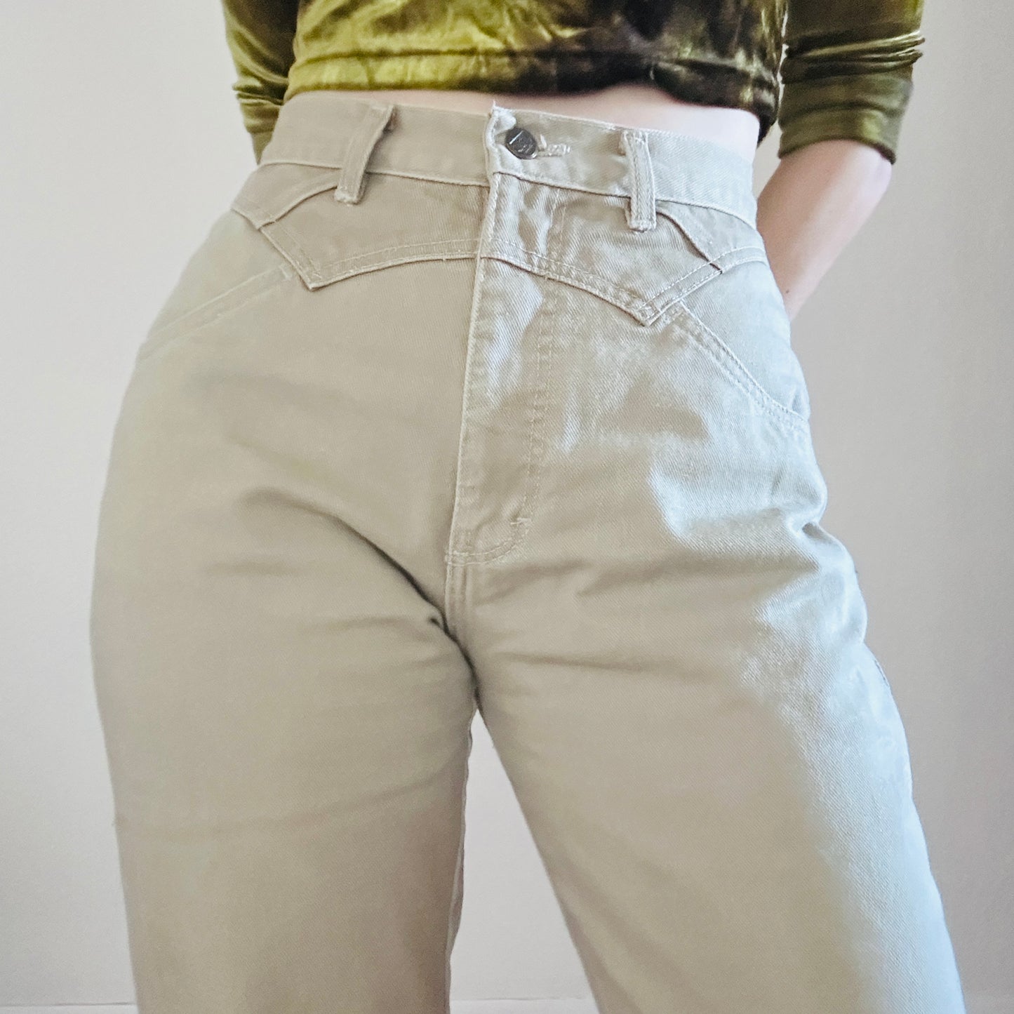 80'S VINTAGE ROPER BAREBACK JEANS // WAIST SIZE 27