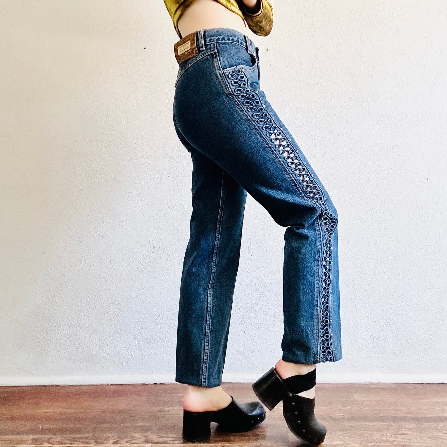90'S VINTAGE LAWMAN PEEKABOO WESTERN JEANS // WAIST SIZE 27