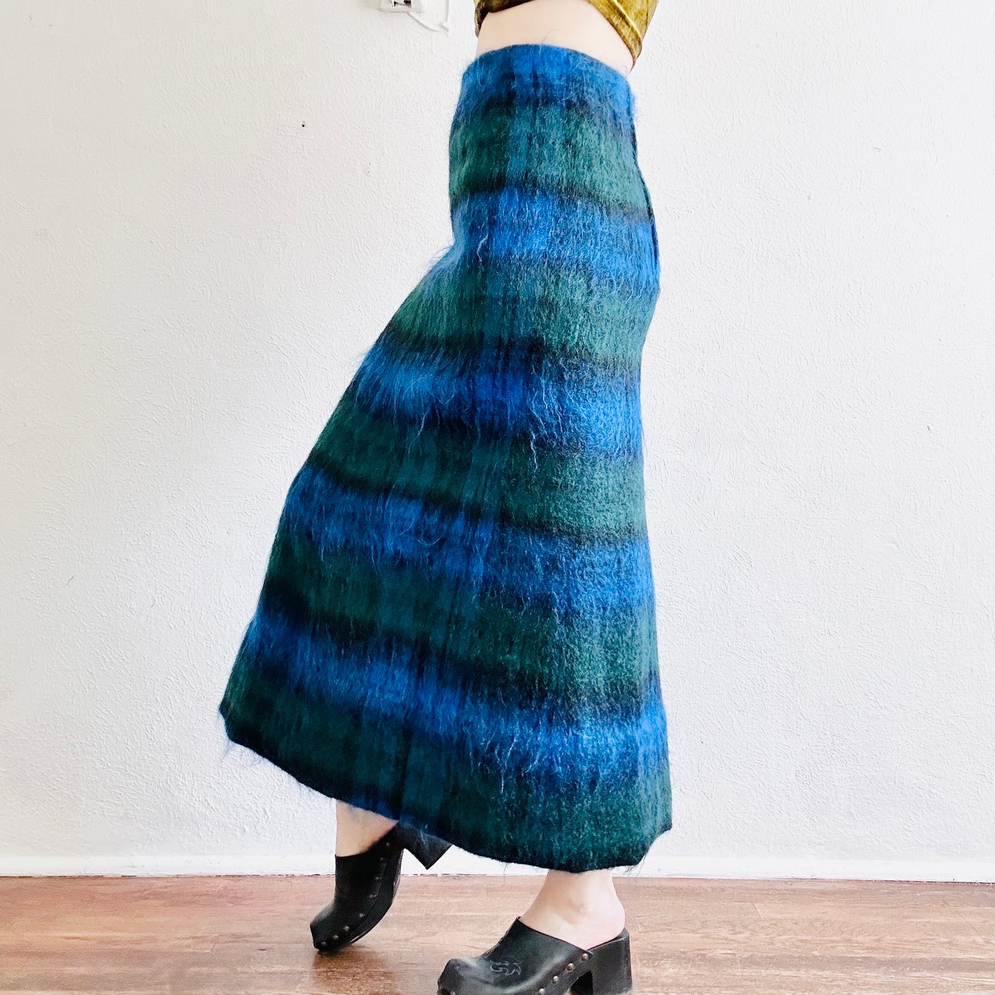 60’S VINTAGE MOHAIR PLAID SKIRT // SIZE SMALL