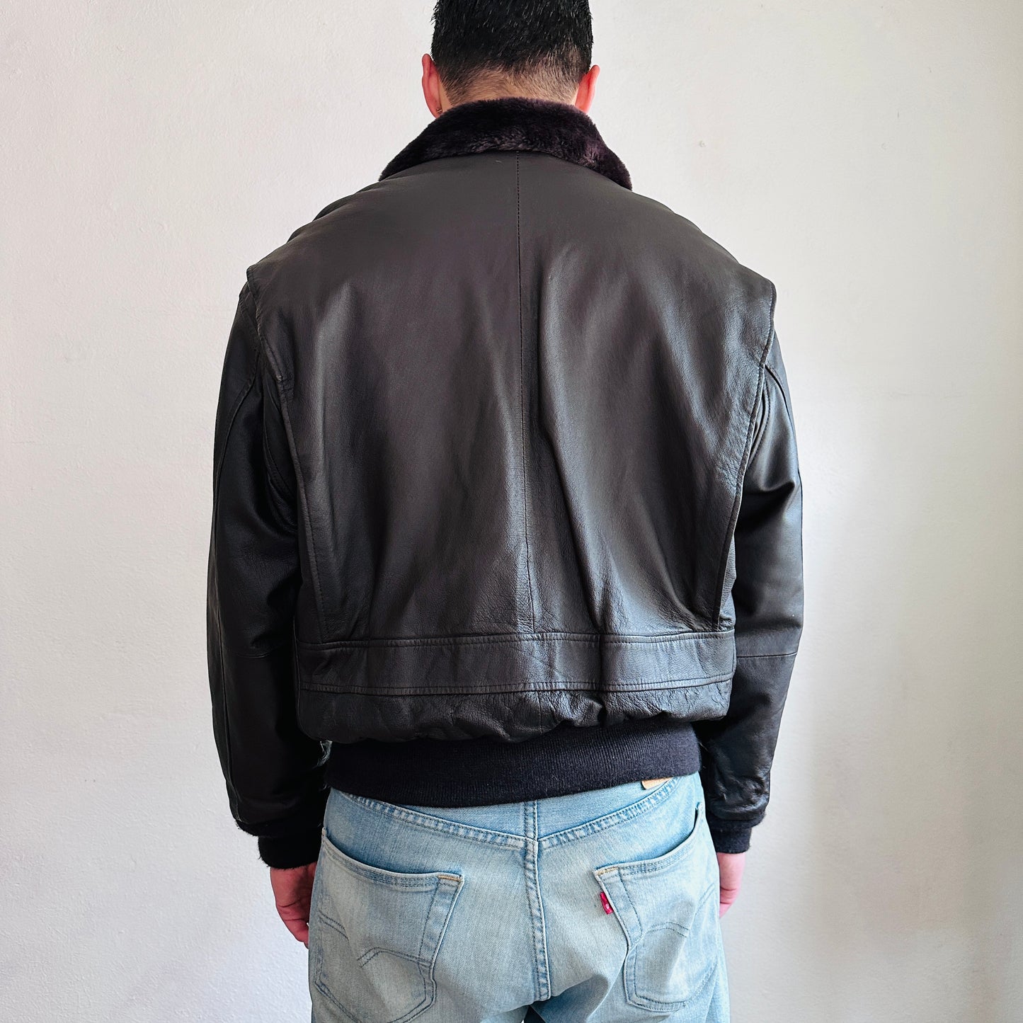 90'S VINTAGE LEATHER FLIGHT JACKET // SIZE MEDIUM
