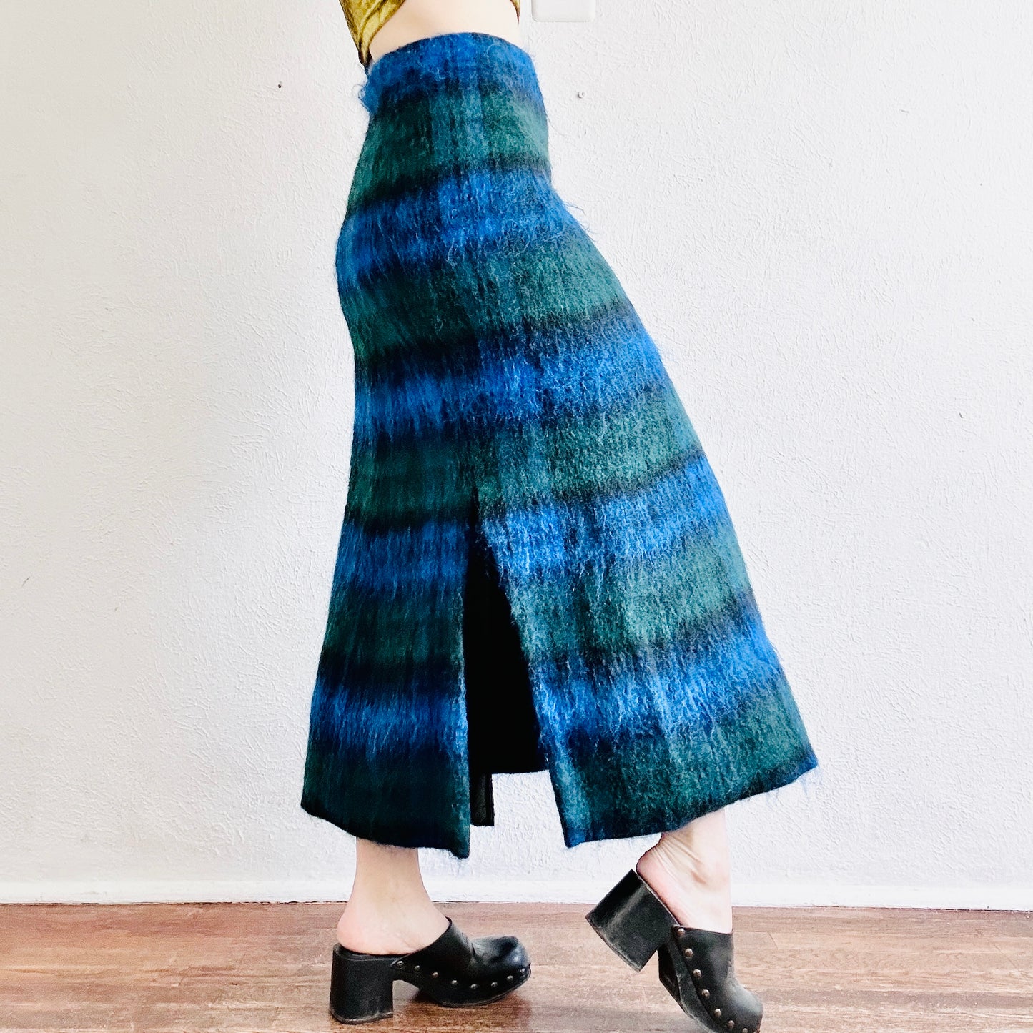 60’S VINTAGE MOHAIR PLAID SKIRT // SIZE SMALL