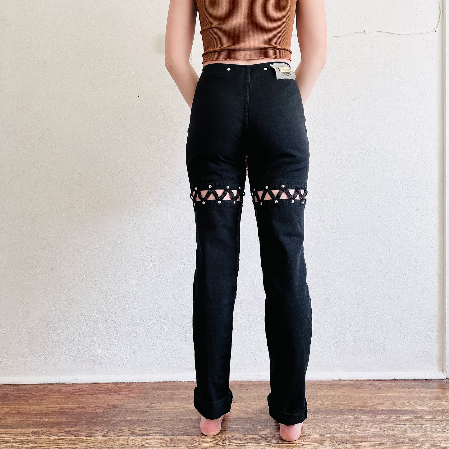 90'S VINTAGE LAWMAN PEEKABOO JEANS // WAIST SIZE 28