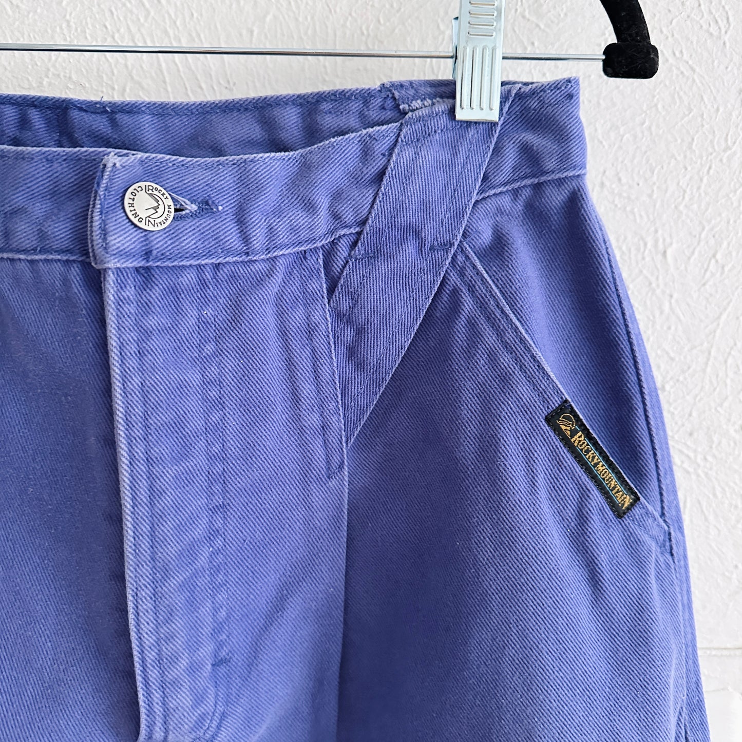 80'S VINTAGE ROCKIES BAREBACK JEANS // WAIST SIZE 28