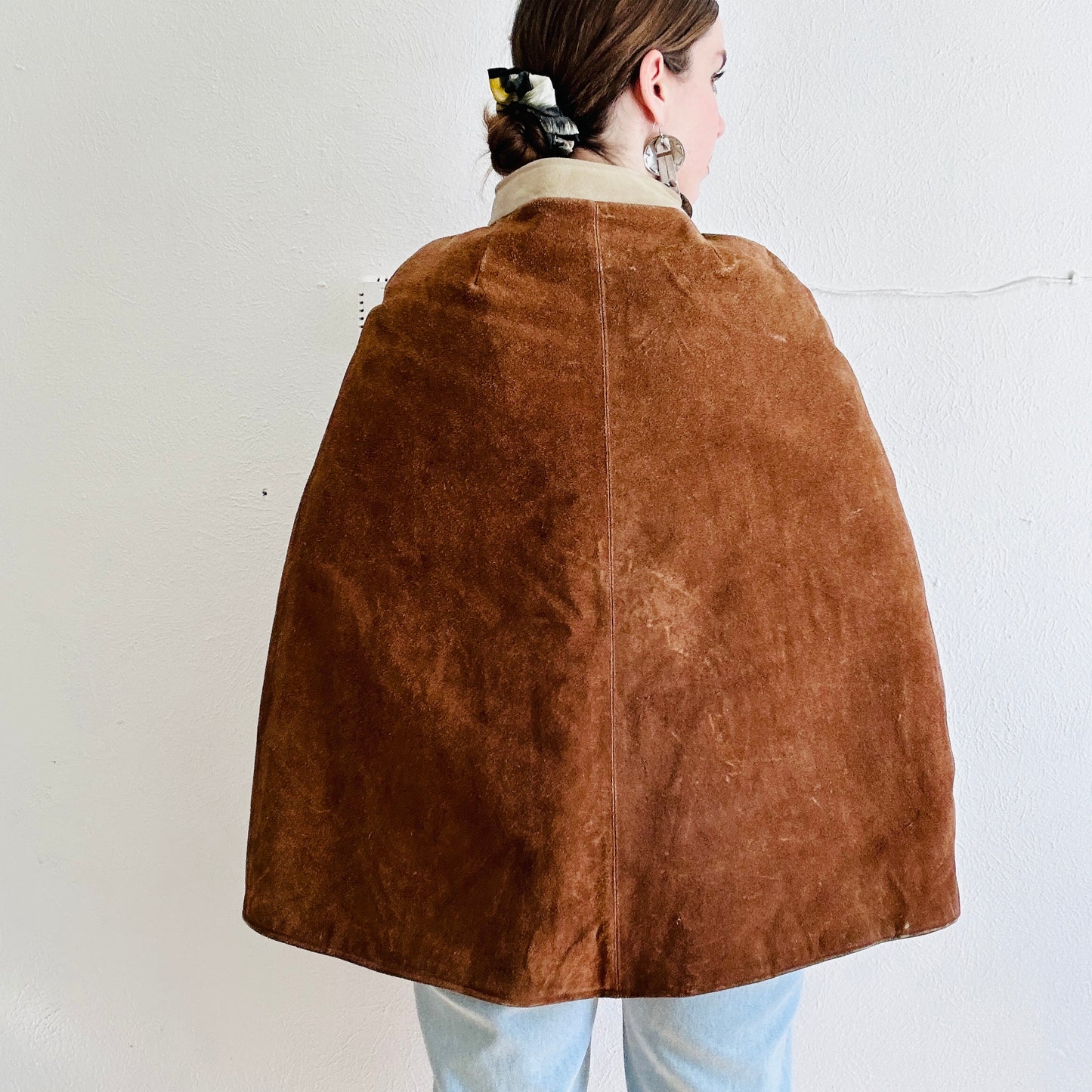 60'S VINTAGE SUEDE MEXICAN SHERPA CAPE // ONE SIZE