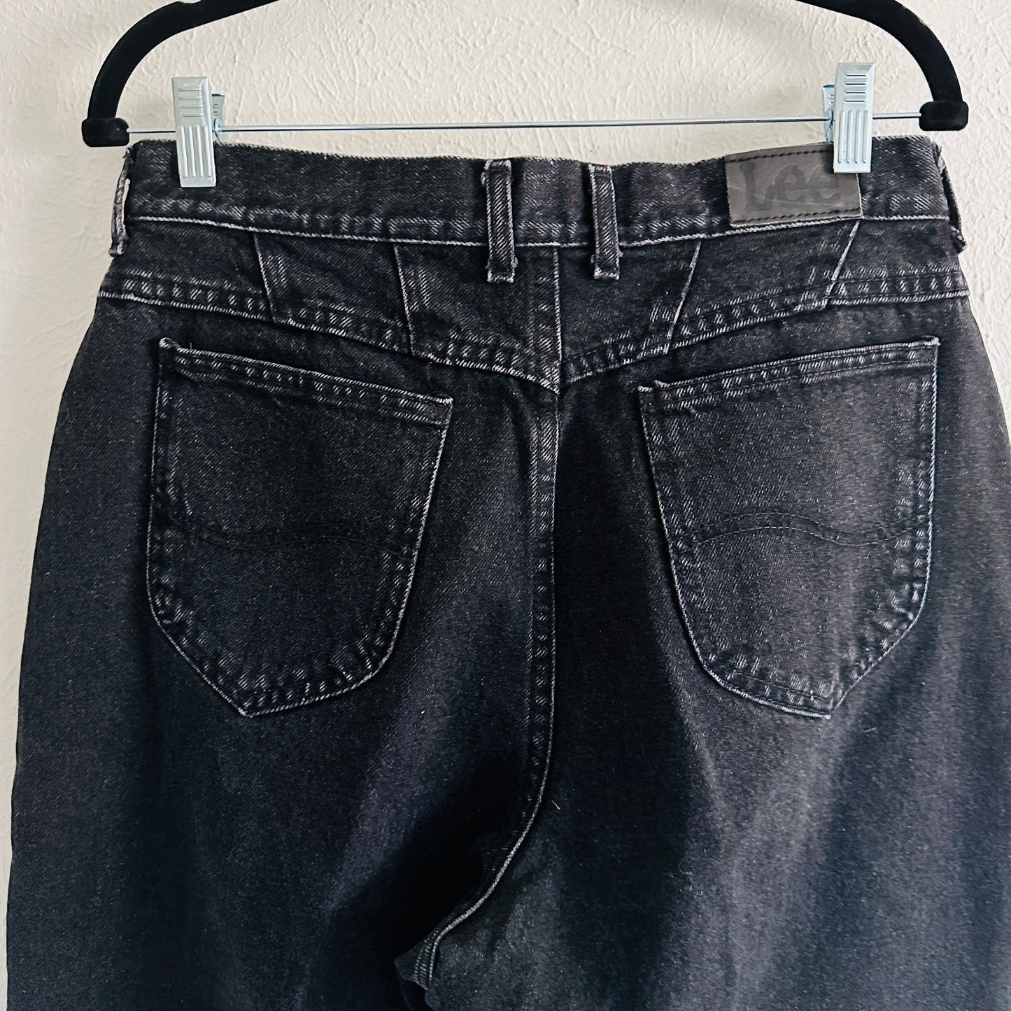 90'S VINTAGE LEE BLACK MOM JEANS // WAIST SIZE 31