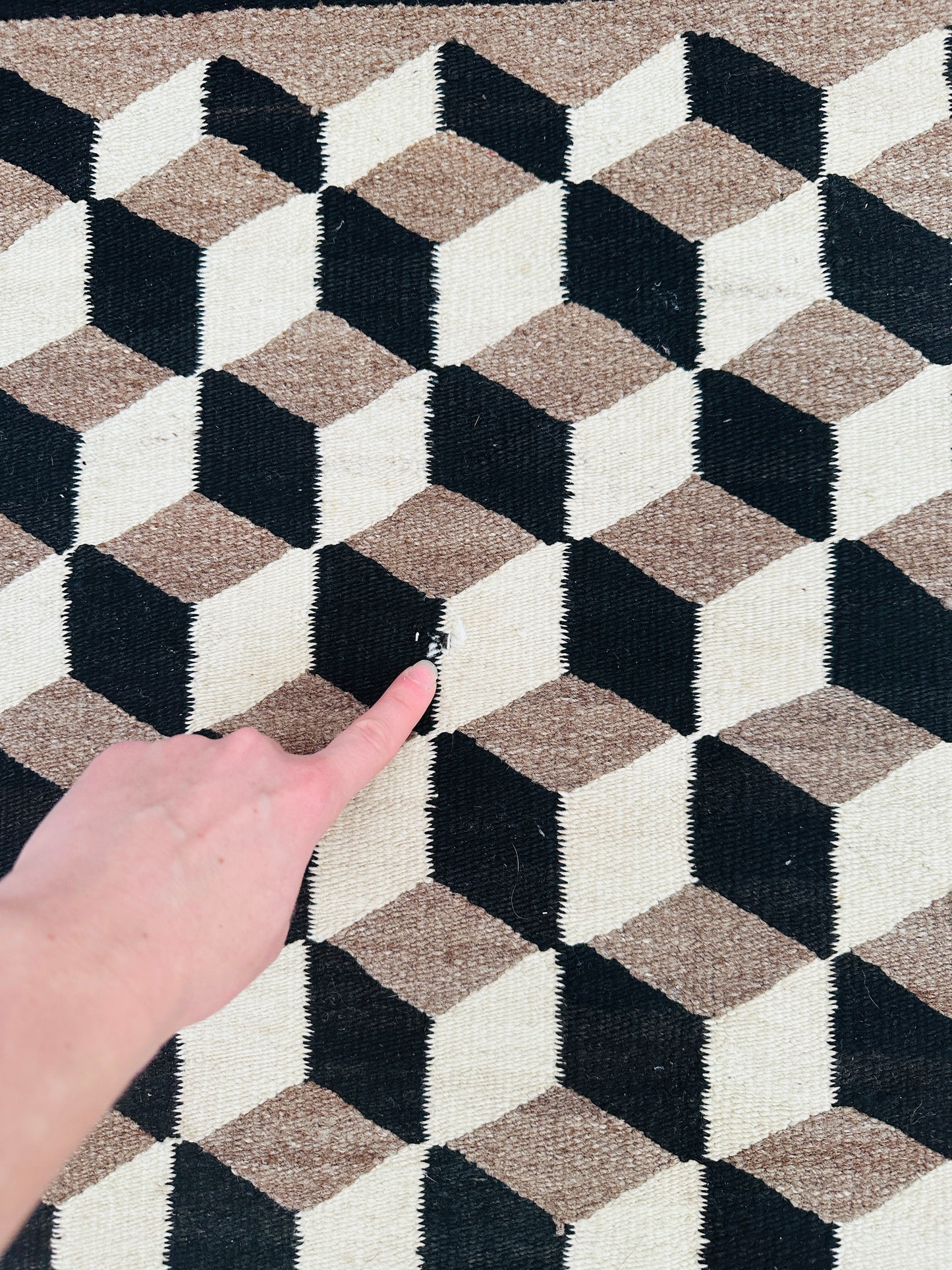 30S VINTAGE TUMBLING BLOCKS ILLUSION NAVAJO RUG
