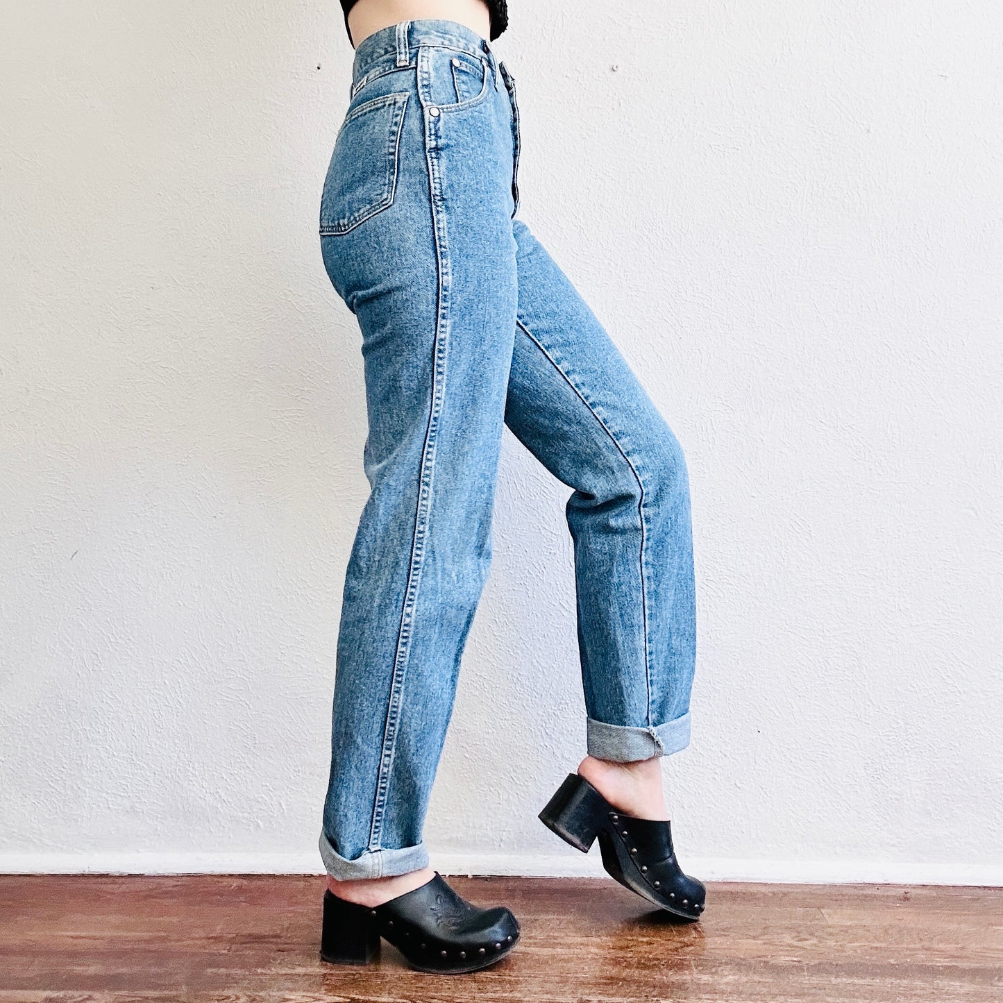 VINTAGE WRANGLER WESTERN JEANS // WAIST SIZE 26
