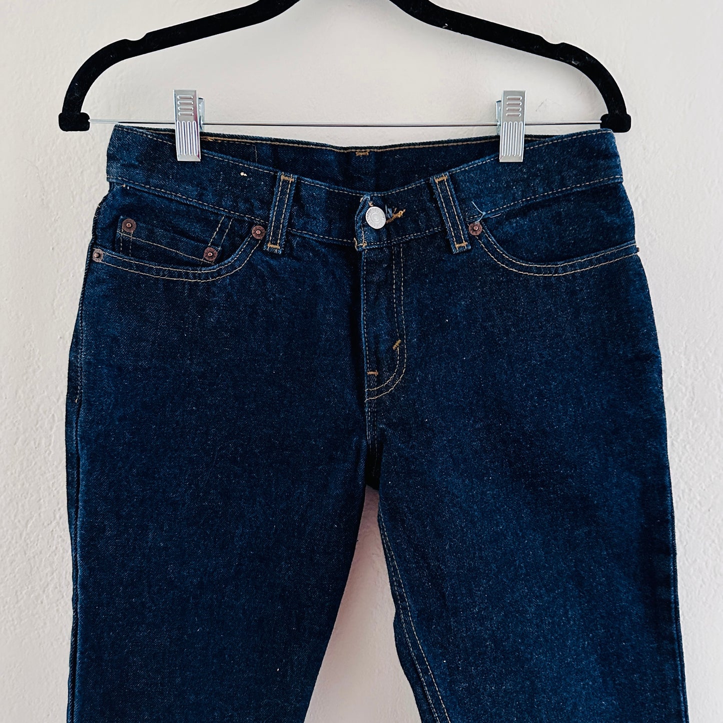 90'S VINTAGE LEVI’S 514 HIPHUGGER FLARED JEANS // SIZE 5