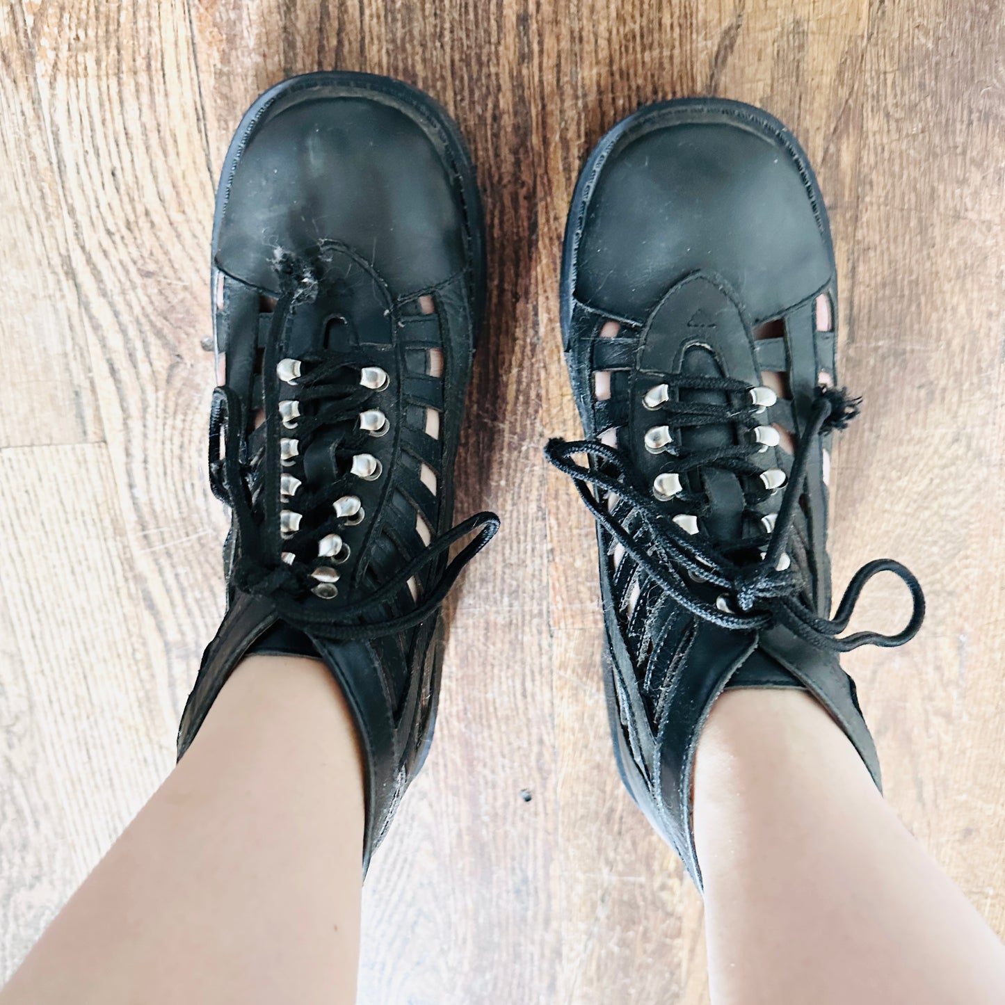 JEFFREY CAMPBELL LEATHER CUT PUT COMBAT BOOTS // SIZE 7.5