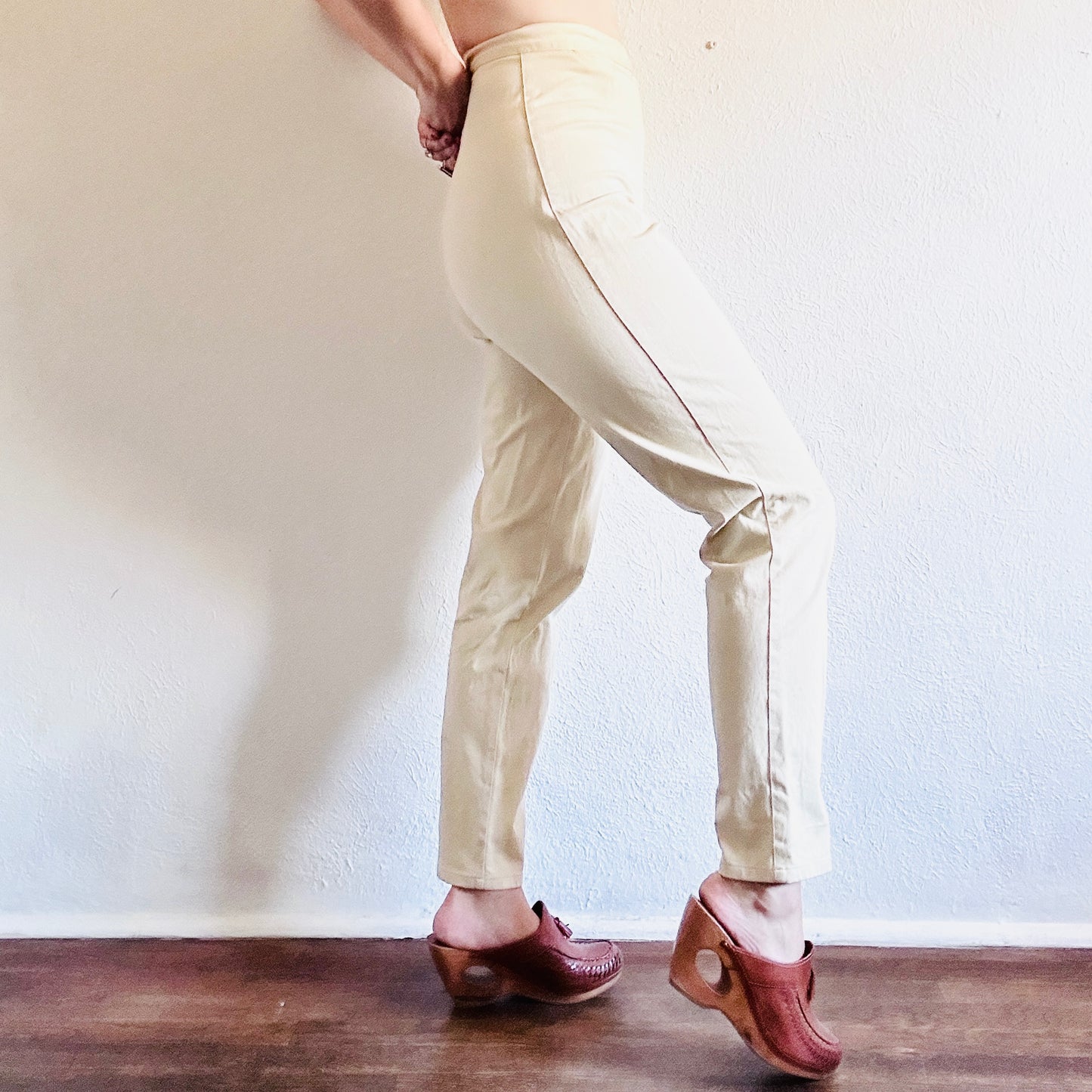 90’S VINTAGE TAN COTTON PANTS // WAIST SIZE 25