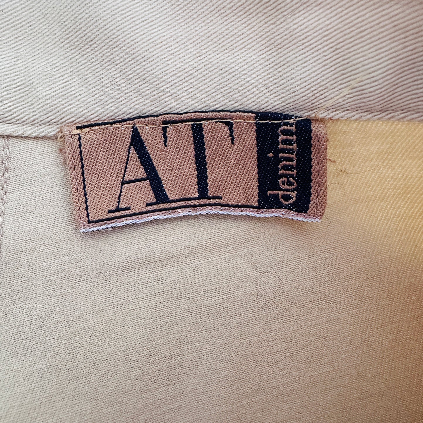 90’S VINTAGE TAN COTTON PANTS // WAIST SIZE 25
