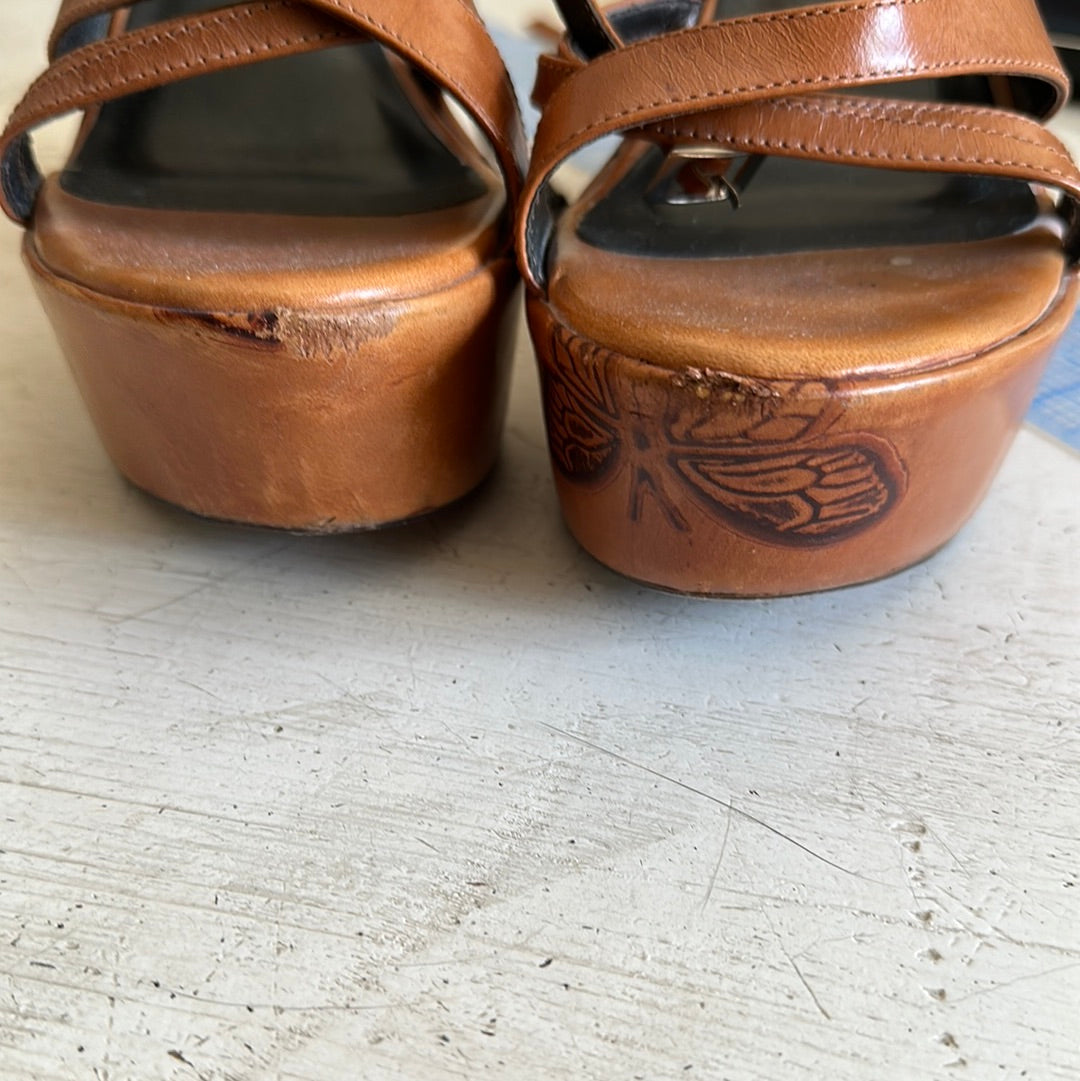 SCHUTZ LEATHER BUTTERFLY PLATFORM HEELS // SIZE 8