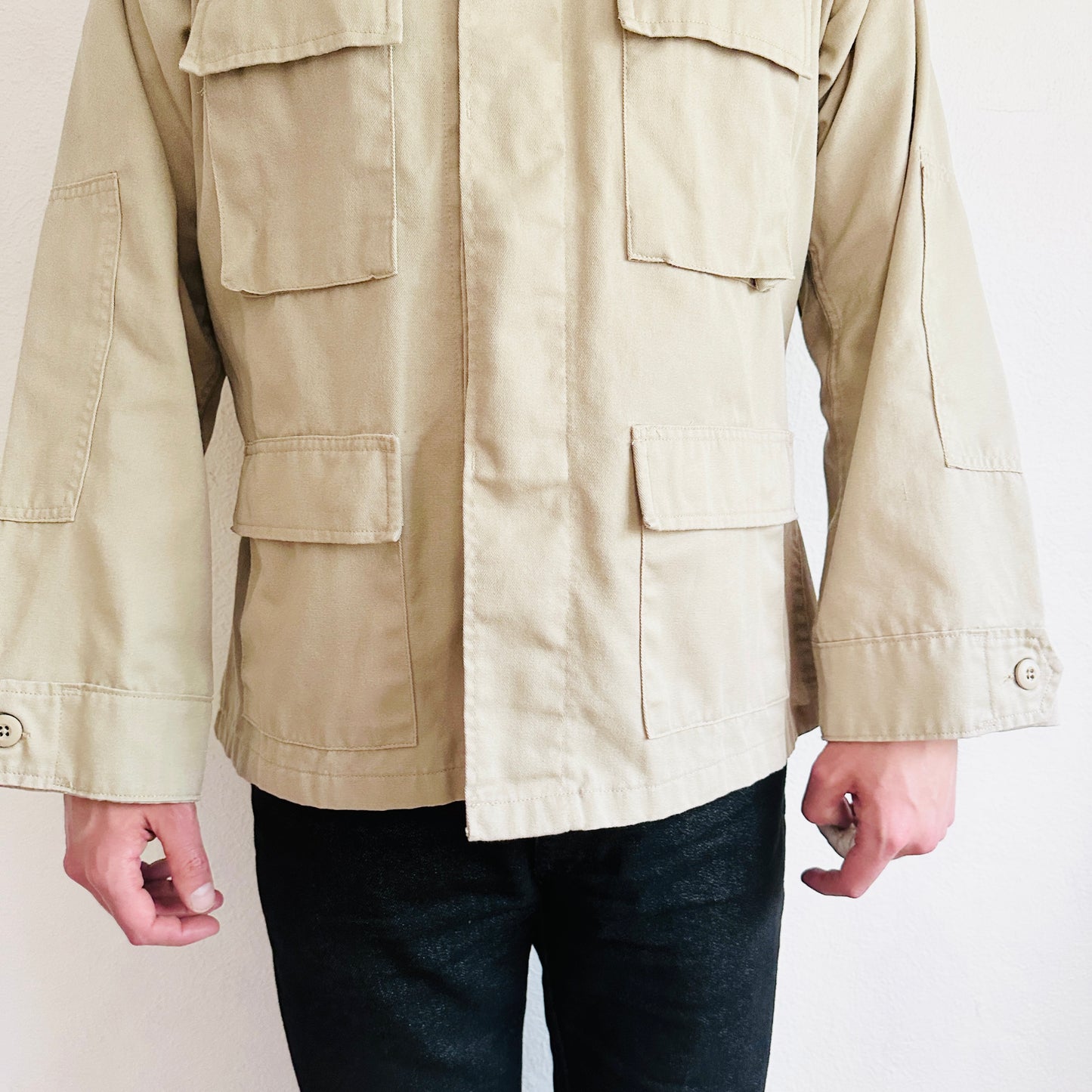 90'S VINTAGE CARGO MILITARY JACKET // SIZE LARGE