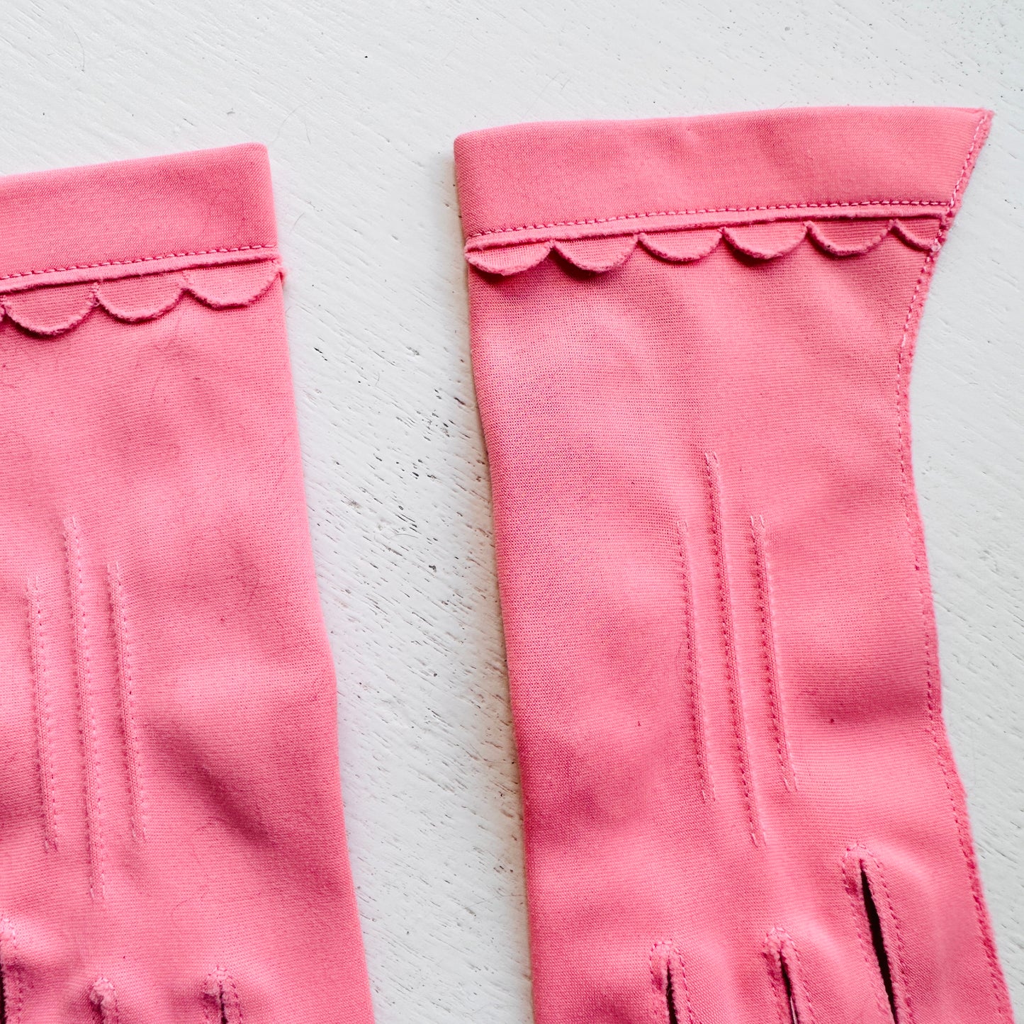 60'S VINTAGE BARBIE PINK GLOVES // SIZE XS