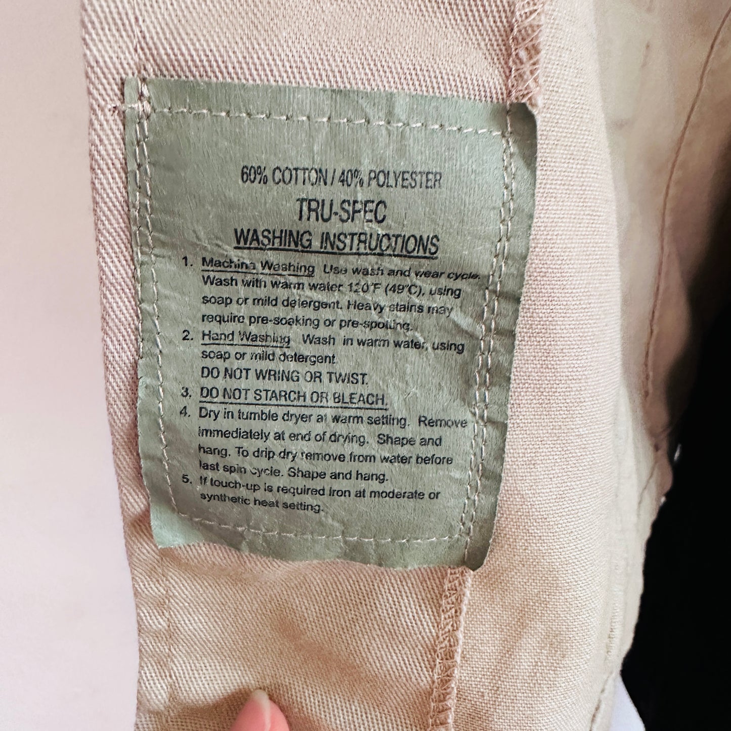 90'S VINTAGE CARGO MILITARY JACKET // SIZE LARGE