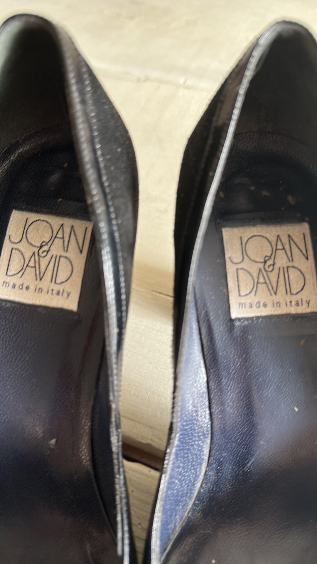 90S VINTAGE JOAN AND DAVID HEELS // SIZE 7
