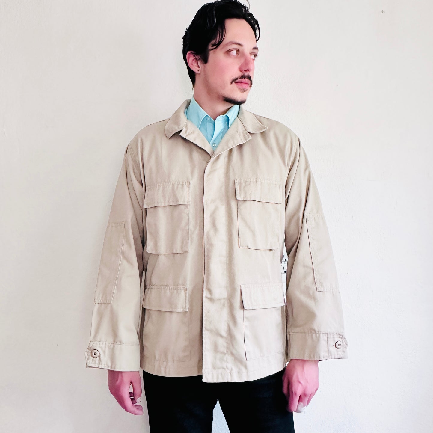 90'S VINTAGE CARGO MILITARY JACKET // SIZE LARGE